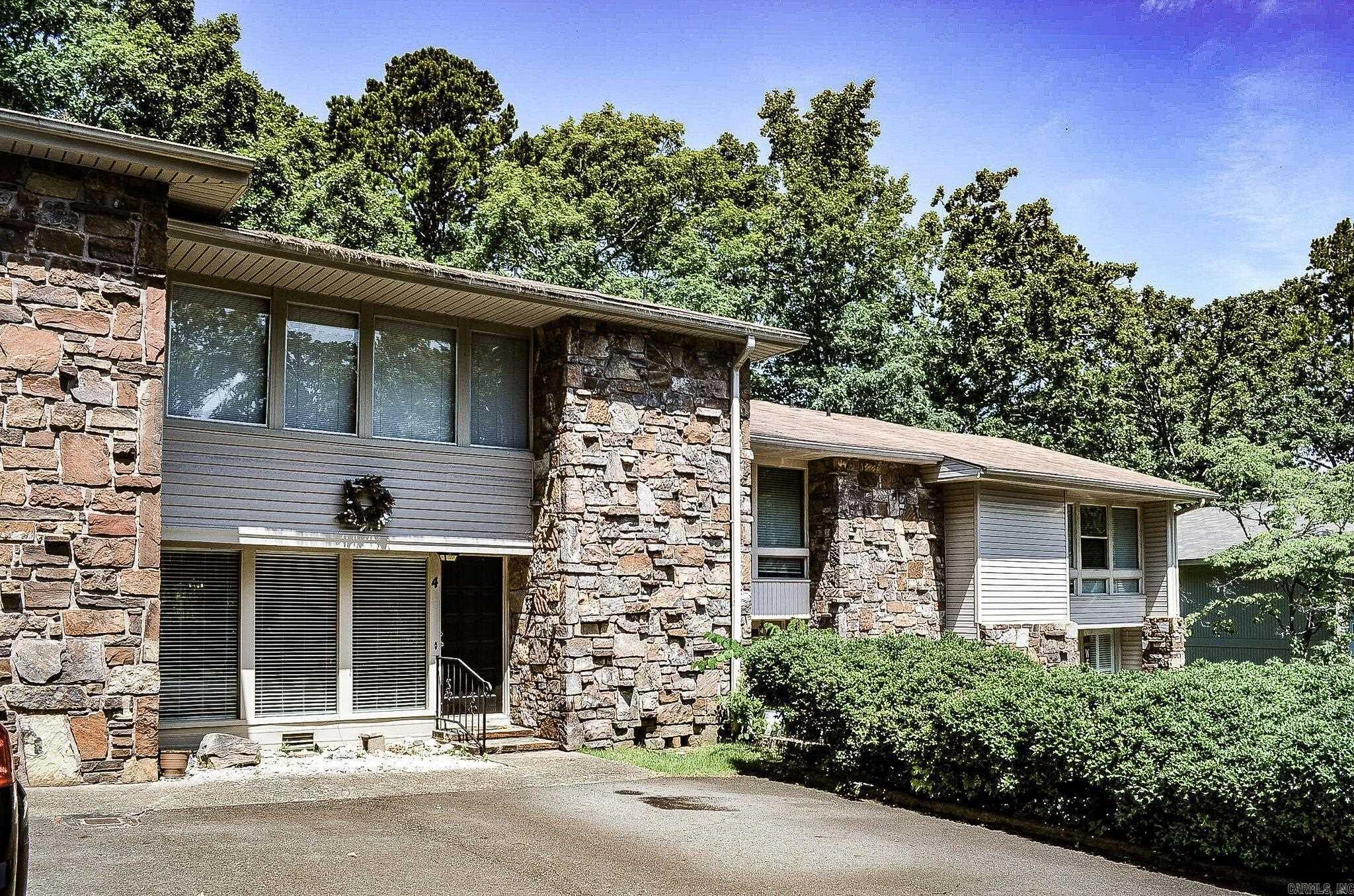 Expanded open floor plan.....This 3 bedroom 2.5 bath townhome is just the spot you have been looking for. Close to Lake Desoto with walking trail to Desoto Marina, restaurants, gas station and other retail shopping. Entry level offers large living areas ,half bath and kitchen/laundry/pantry. Upper level hosts 3 bedrooms and 2 full baths. Oodles of windows for natural lighting and plenty of storage areas for your treasures. No property disclosure available. Hot Springs Village Property Owner Association has a new member buy-in fee of $2,000.00 due and collected at closing