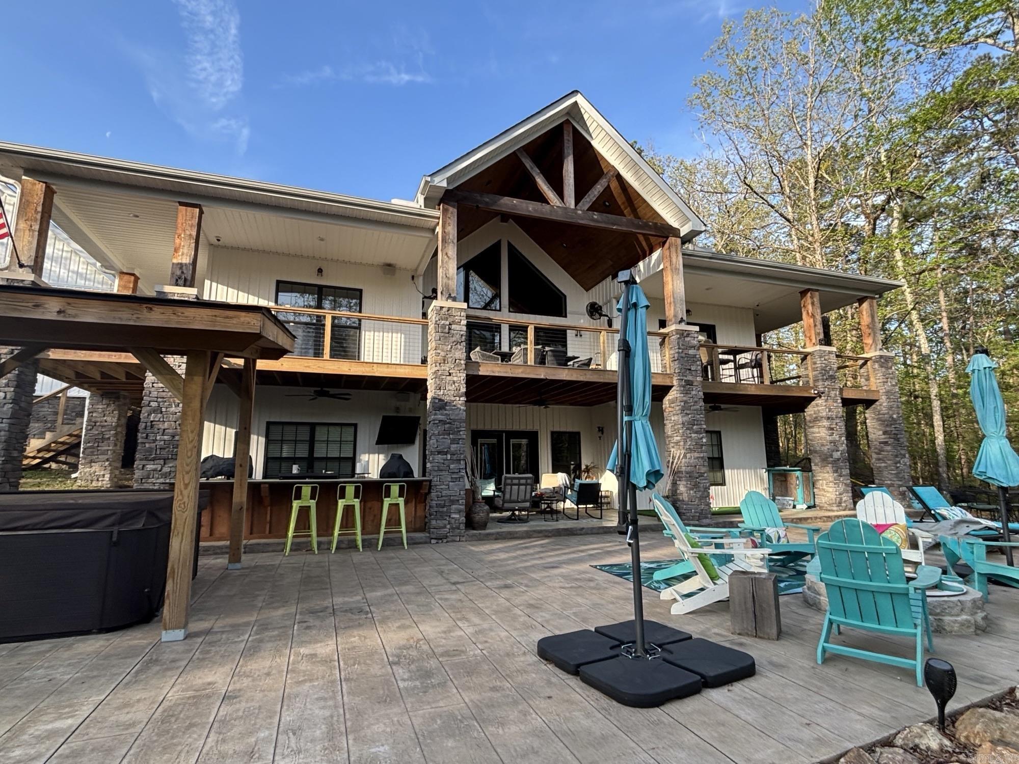 SHIRLEY - Residential