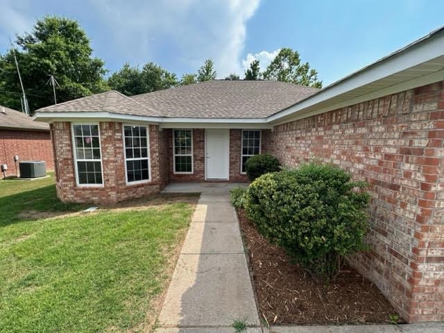 Like new condition! Well maintained 3BR/2BA Brick home located on north side of Conway. Front dining bay window.  New luxury waterproof vinyl wood plank flooring. Covered Back Porch. Level Driveway.  2-car garage.  New ROOF in 2021.  Large primary bathroom with dual closets.  Convenient to colleges and high school.  Easy access to I-40, Walmart, library, city parks and downtown shopping! Underground utilities.