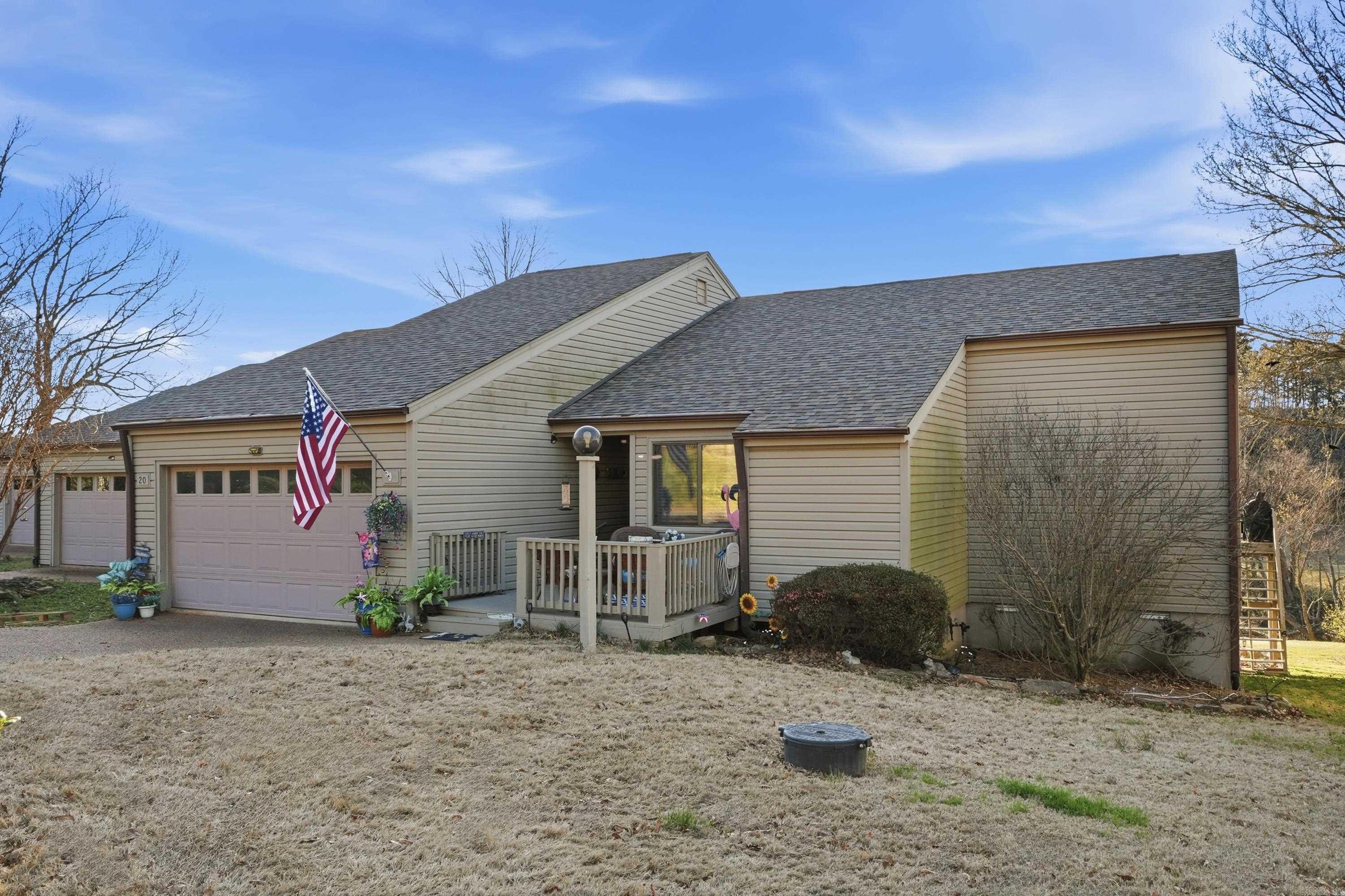 COUNTRY CLUB RIDGE TOWN - Residential