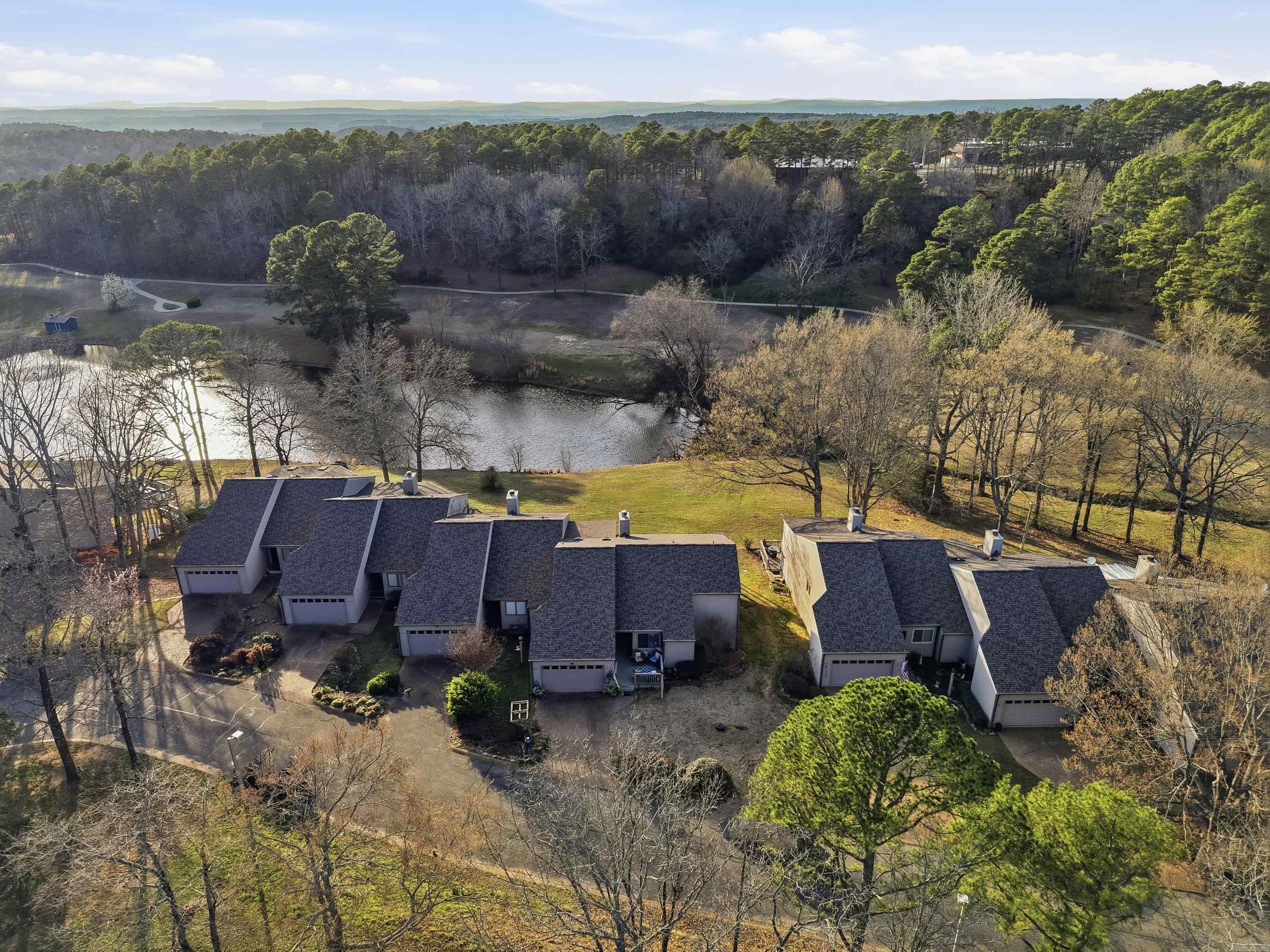 COUNTRY CLUB RIDGE TOWN - Residential