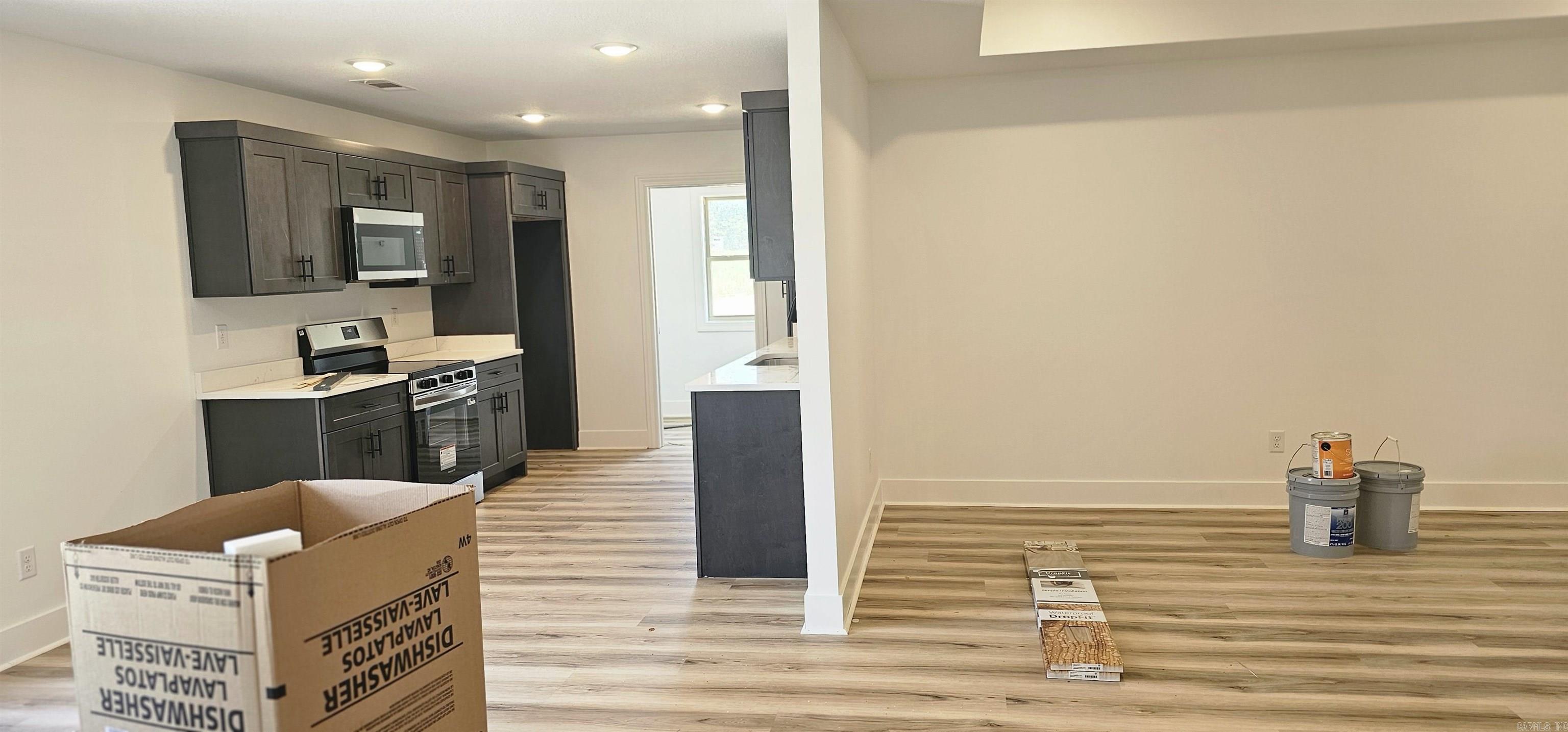SIERRA HILLS - Residential