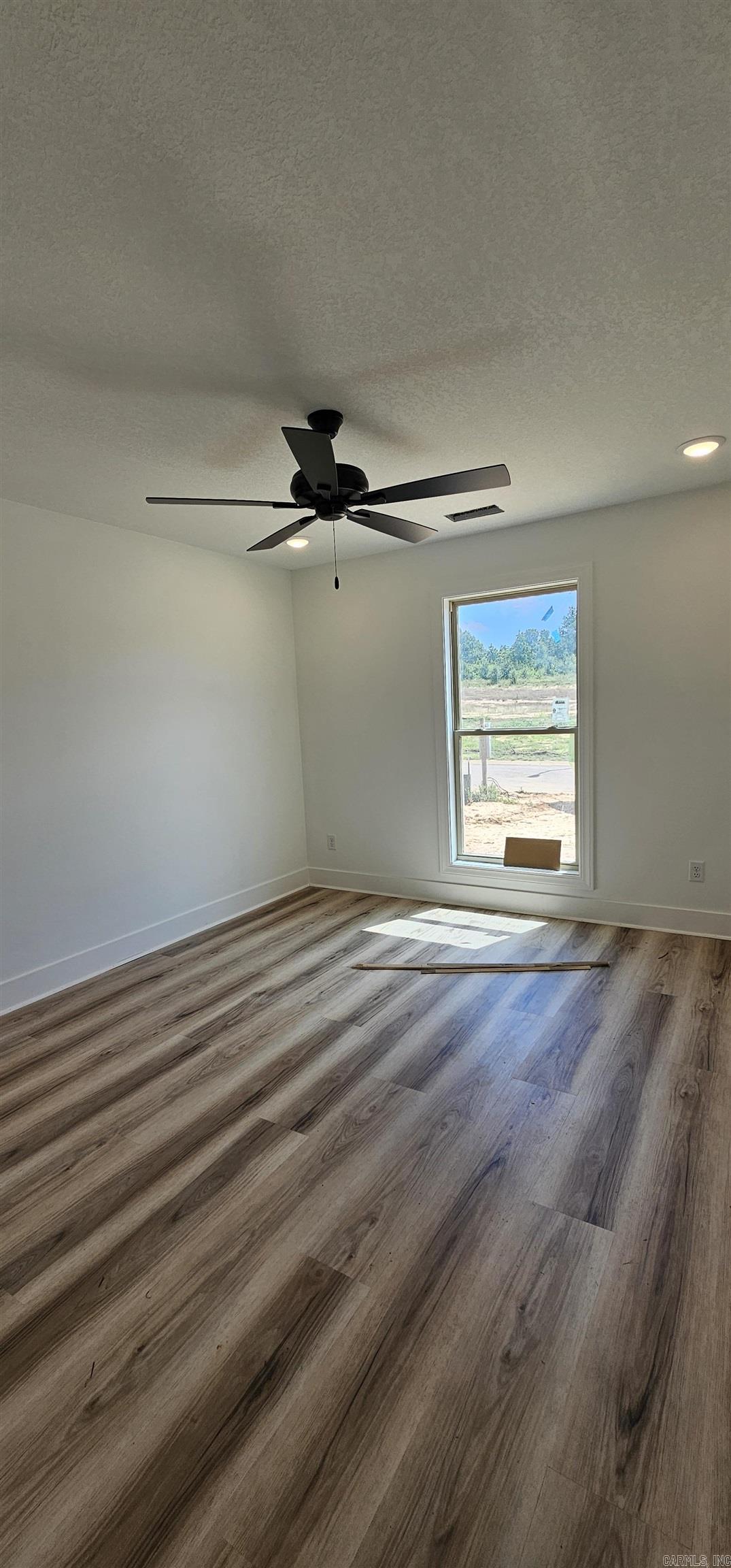 SIERRA HILLS - Residential