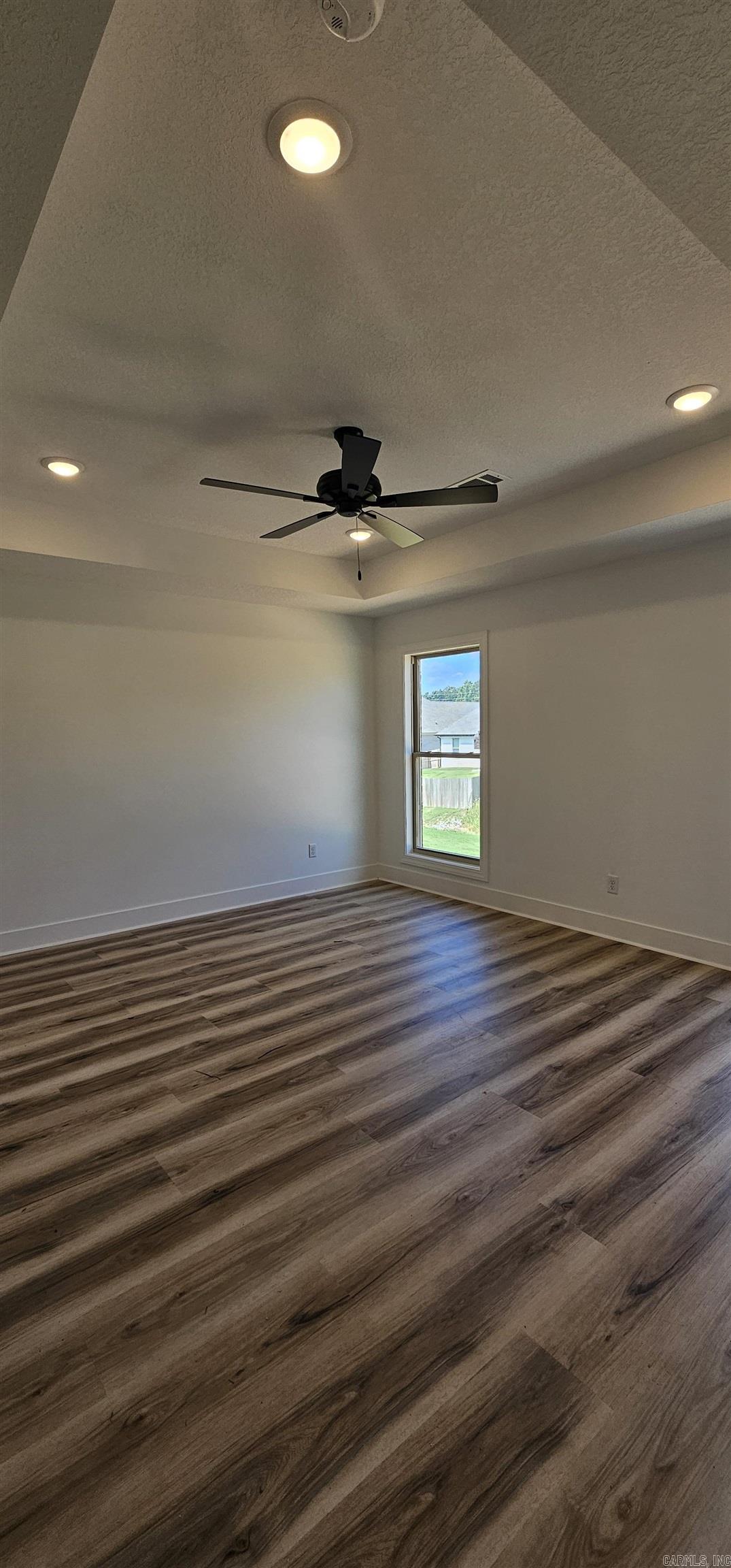 SIERRA HILLS - Residential