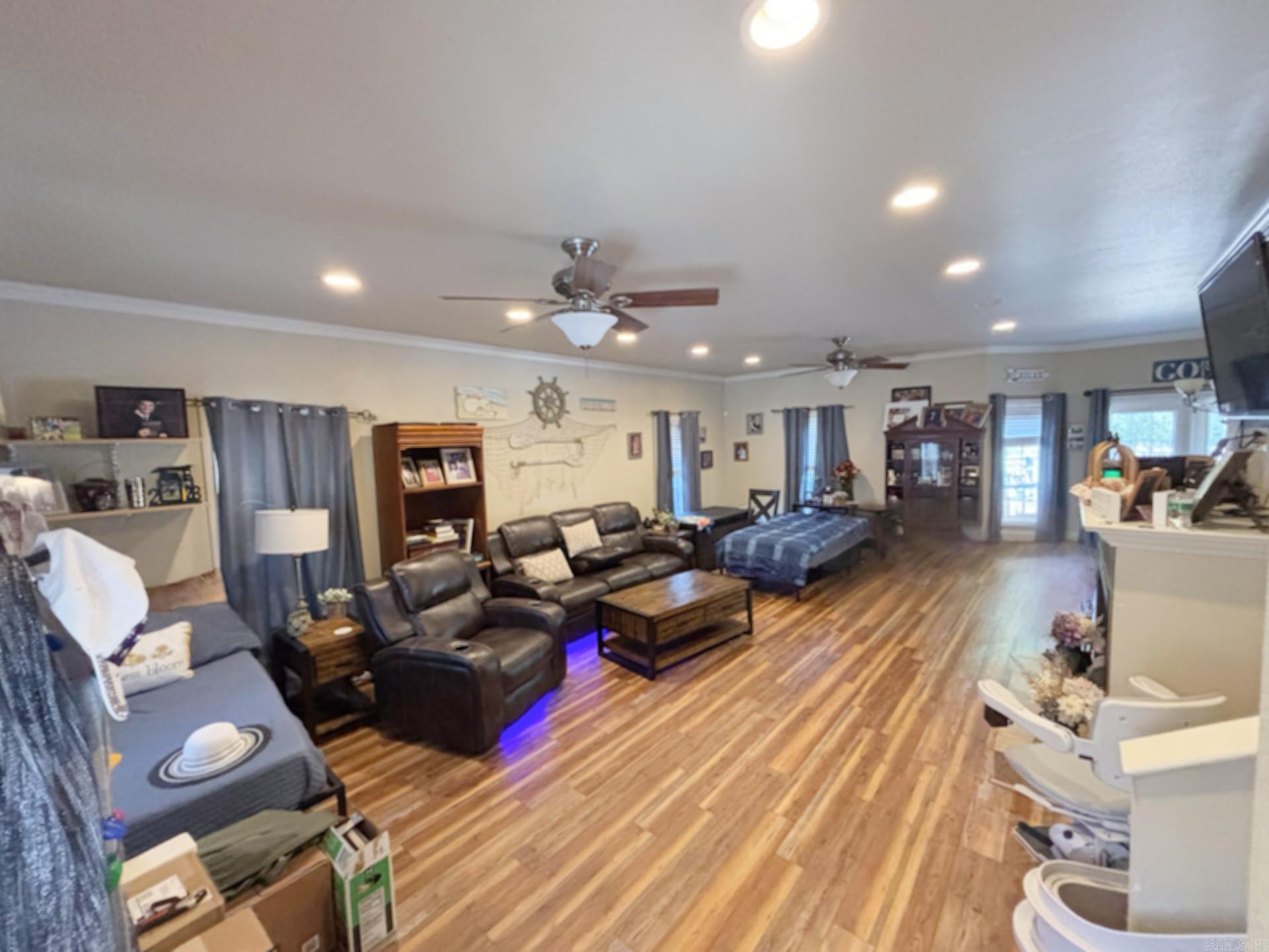 EDGEWATER COVE - Residential