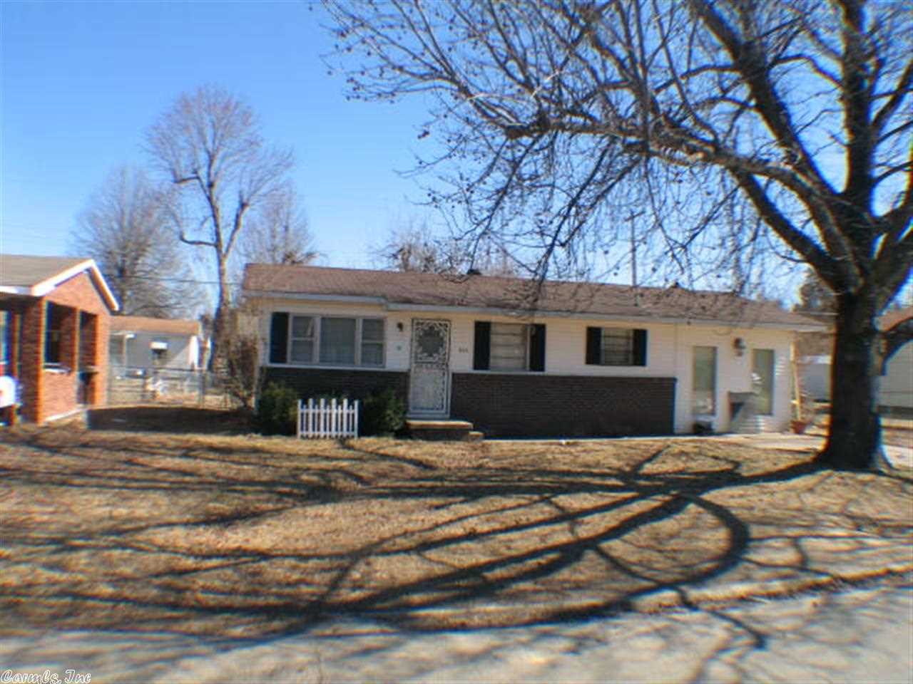 Great starter home in a convenient location. 2 bedroom 1 bath with bonus room.