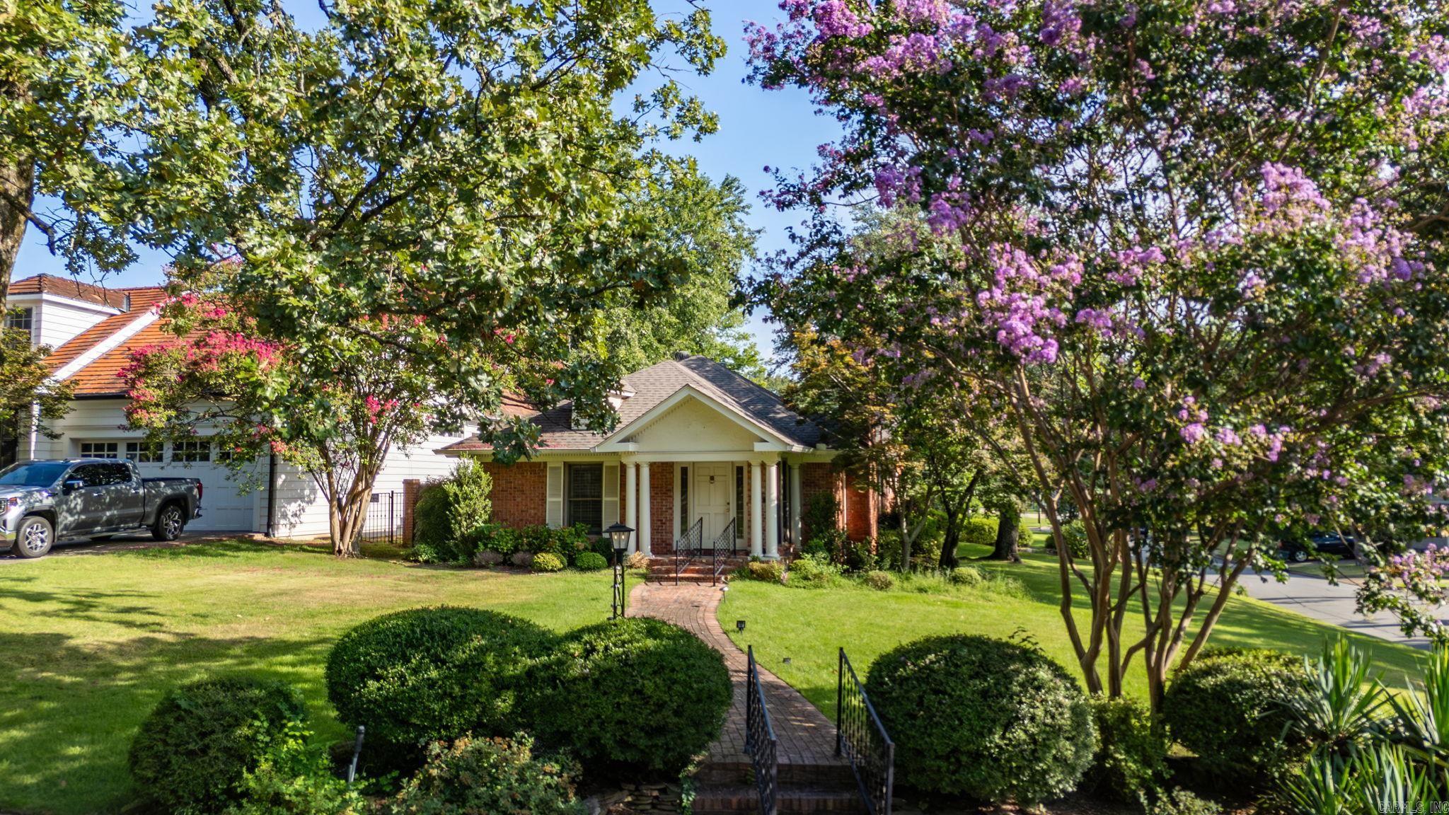 NEWTONS - Residential