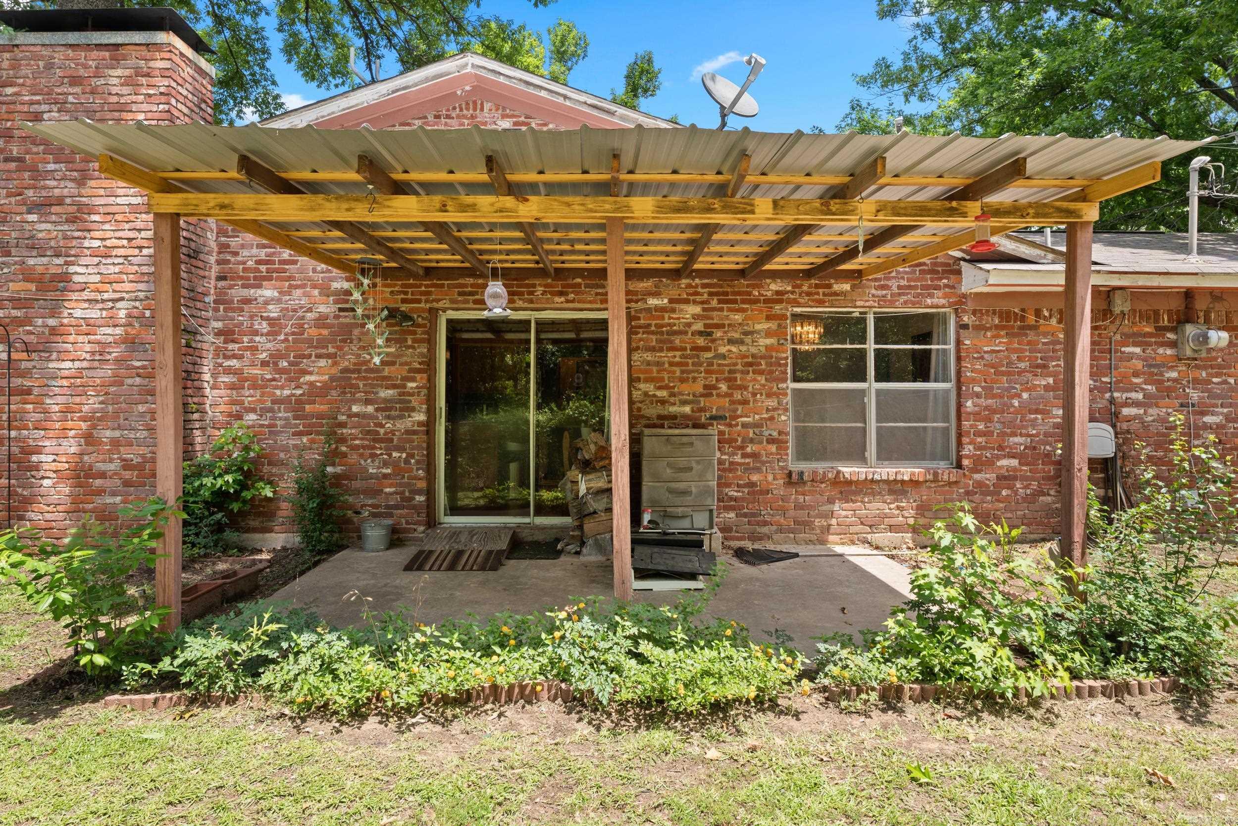 SHERWOOD FOREST WEST - Residential