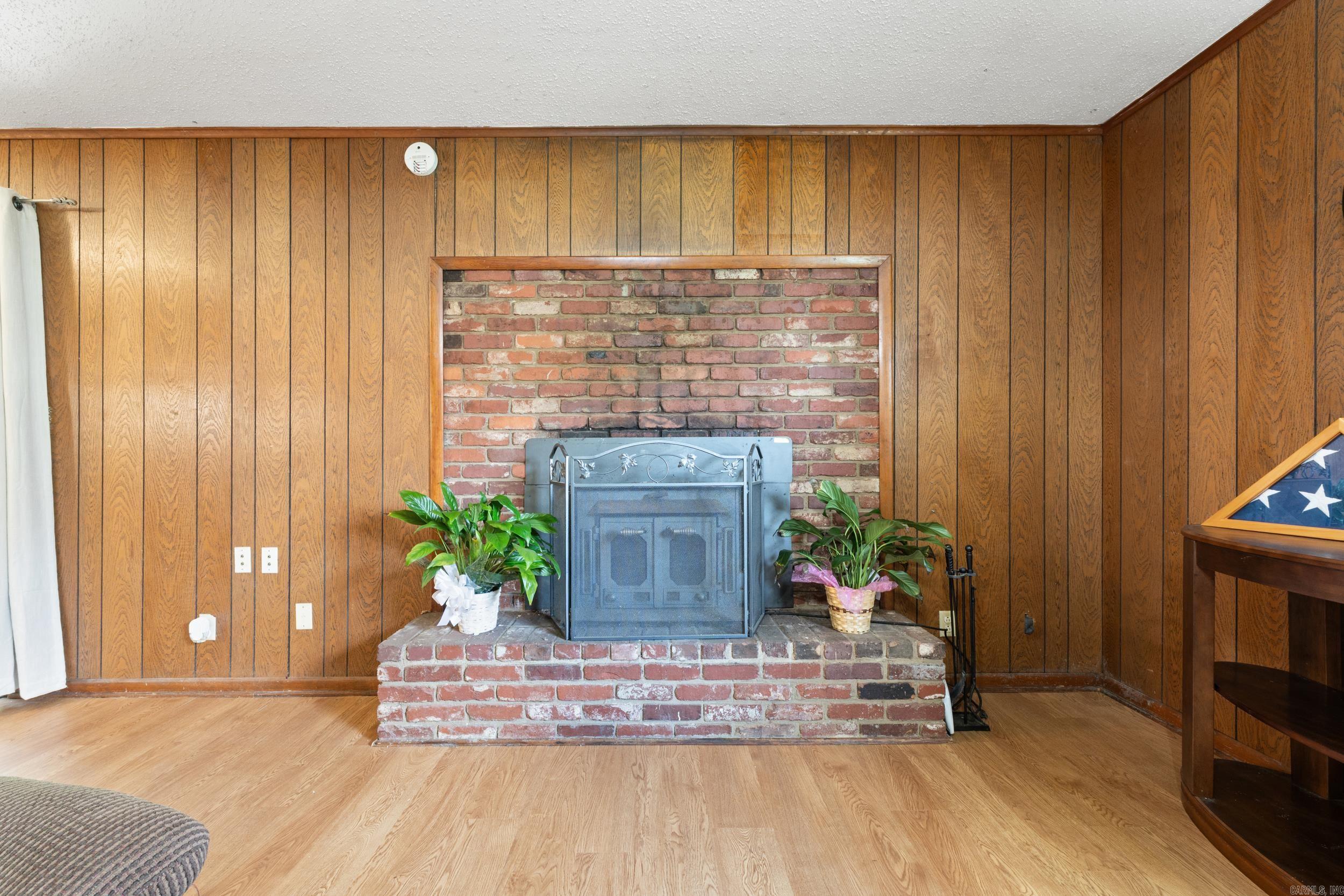 SHERWOOD FOREST WEST - Residential