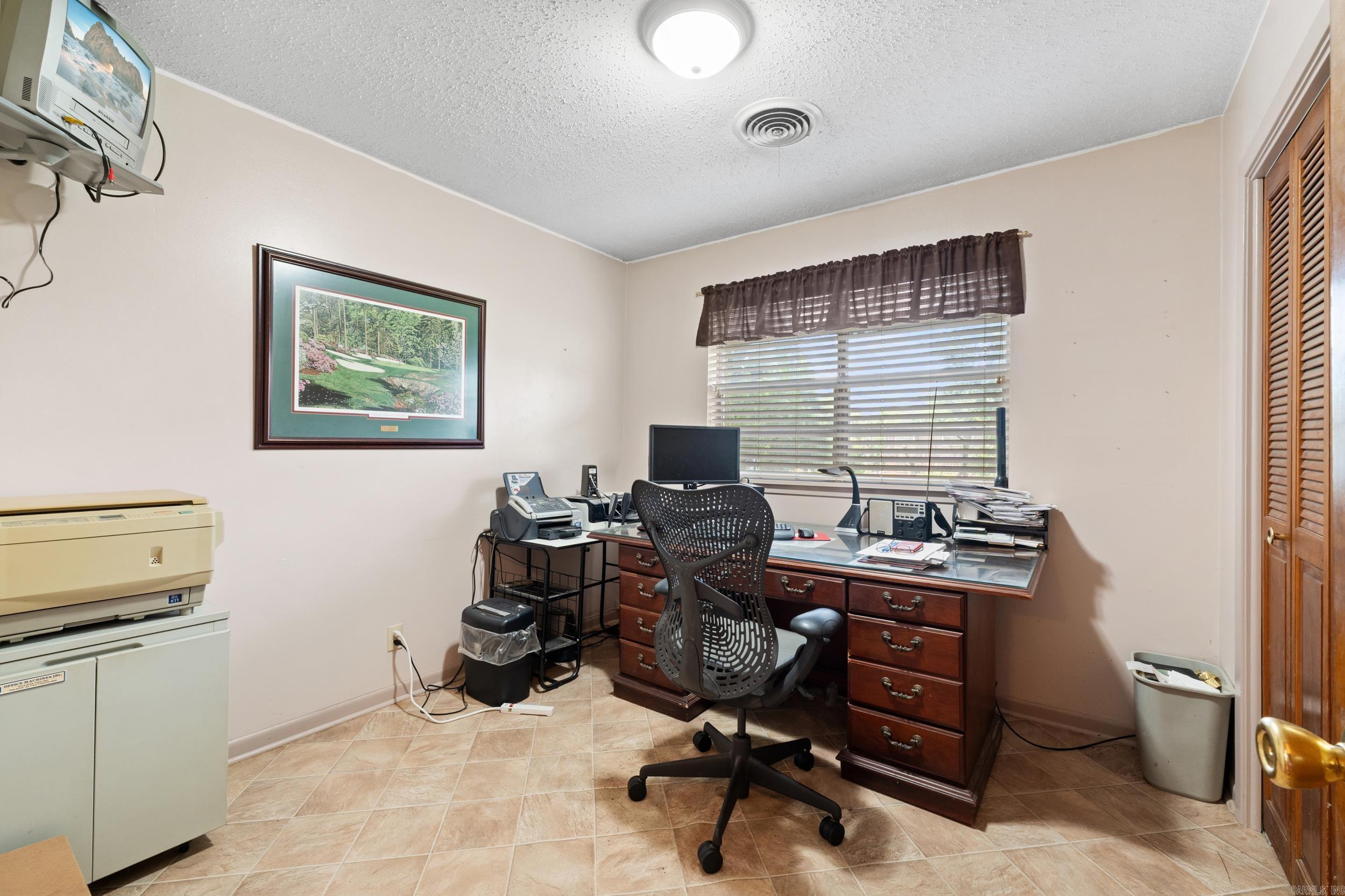 SHERWOOD FOREST WEST - Residential