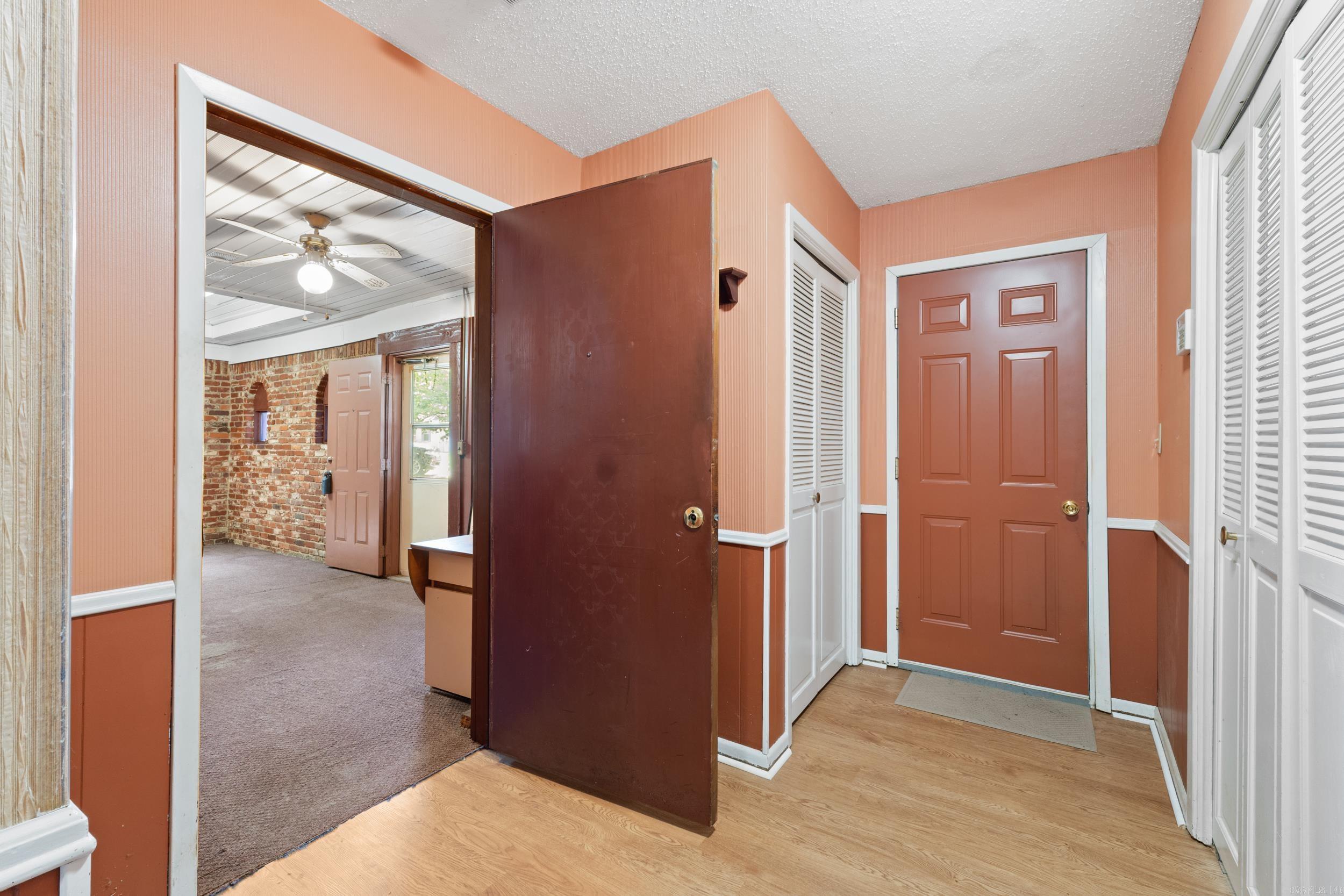 SHERWOOD FOREST WEST - Residential
