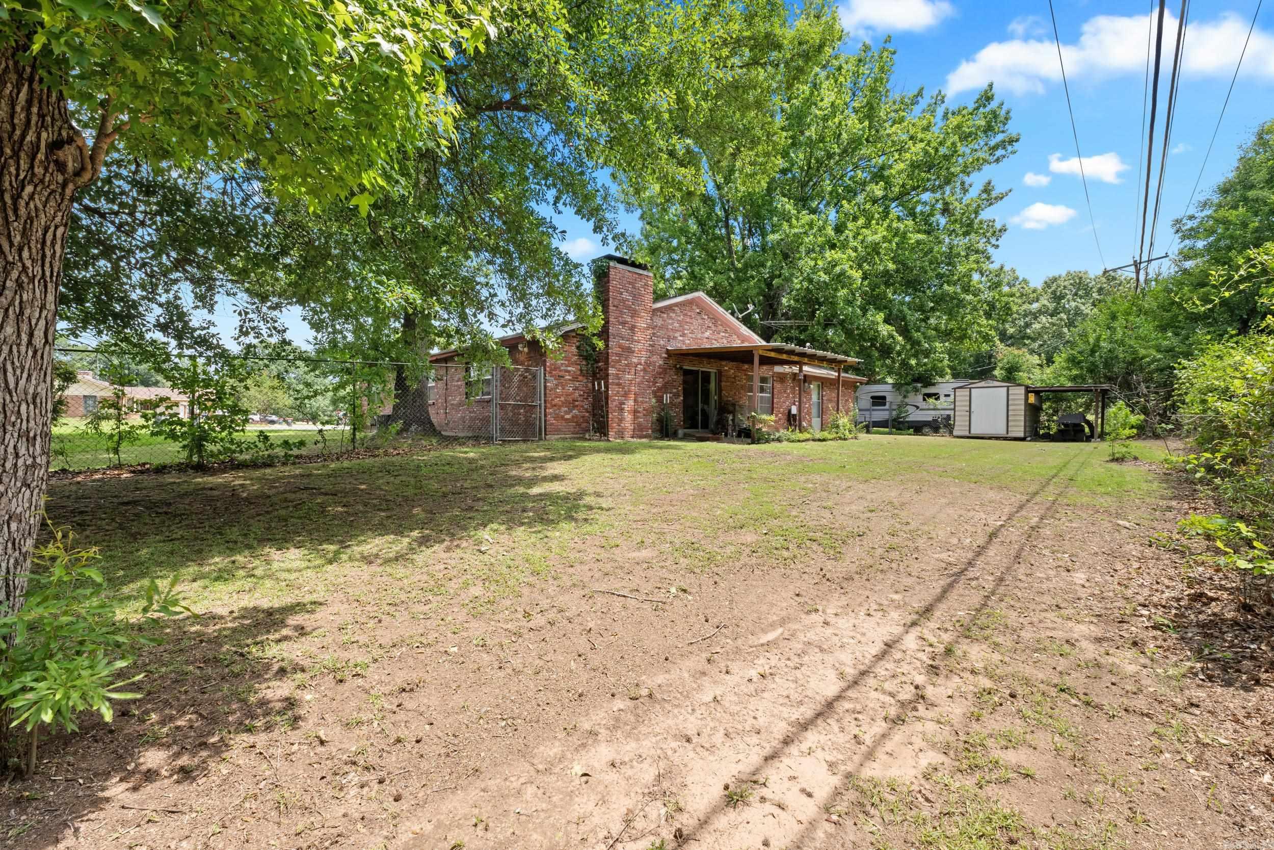 SHERWOOD FOREST WEST - Residential