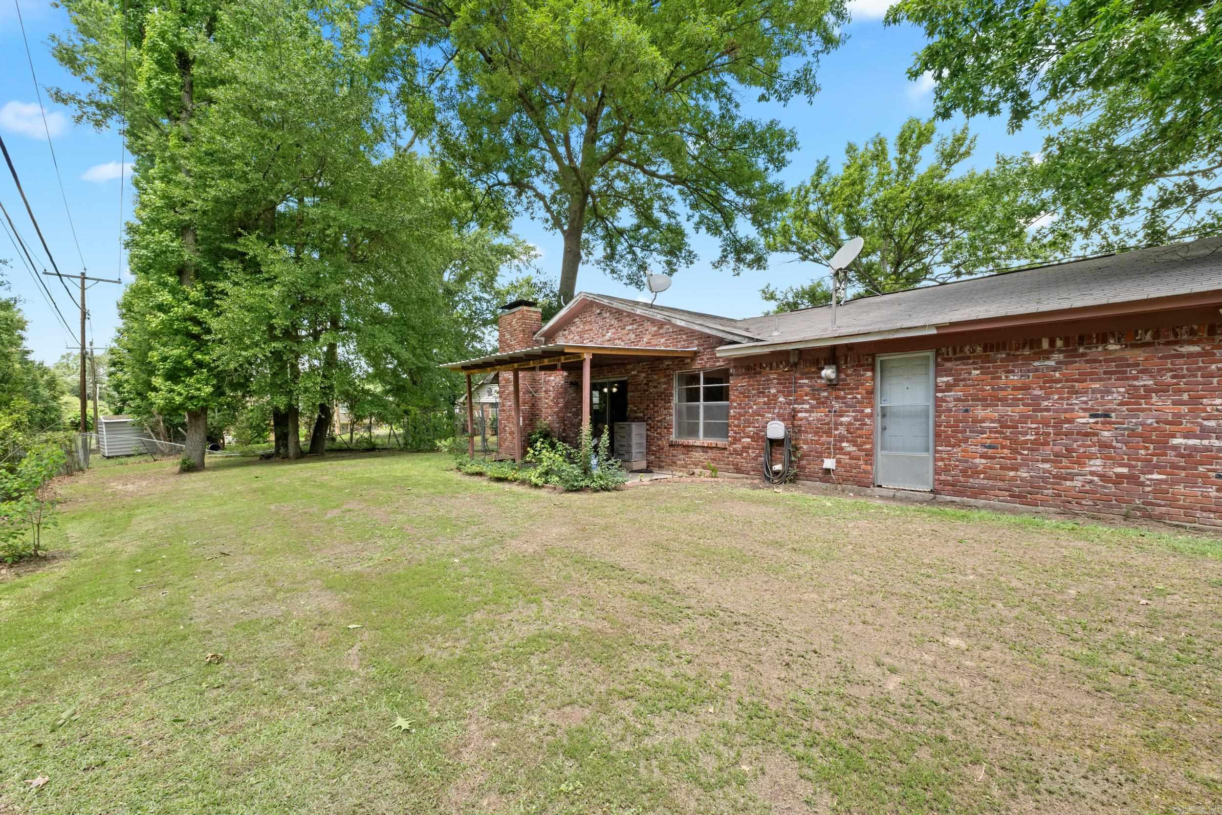 SHERWOOD FOREST WEST - Residential