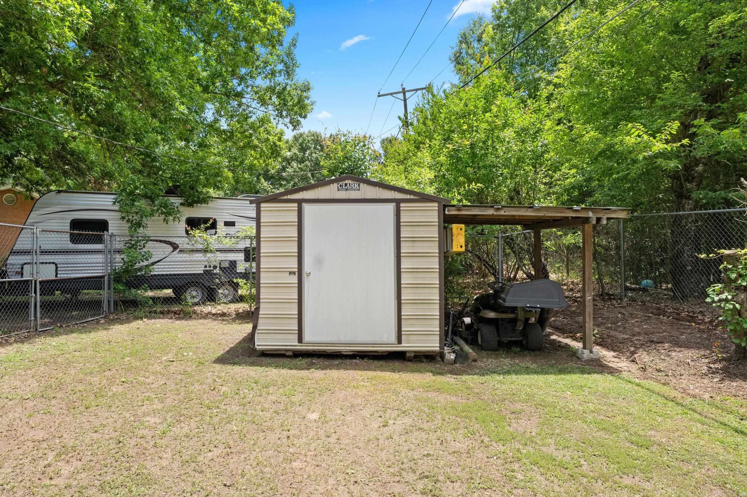SHERWOOD FOREST WEST - Residential