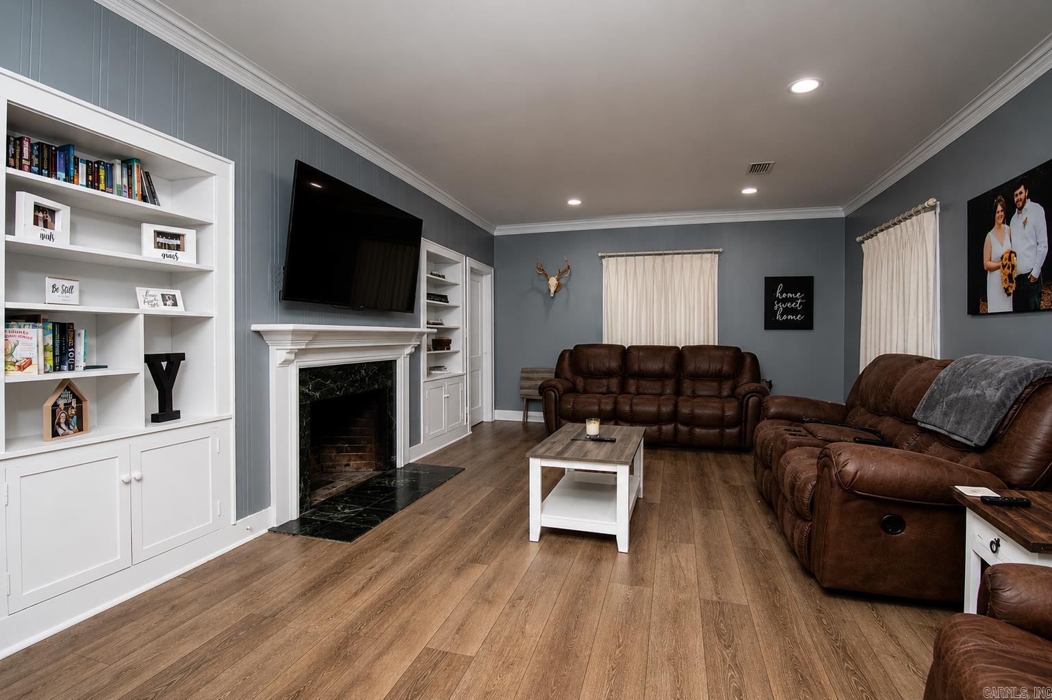 SHADY GROVE - Residential