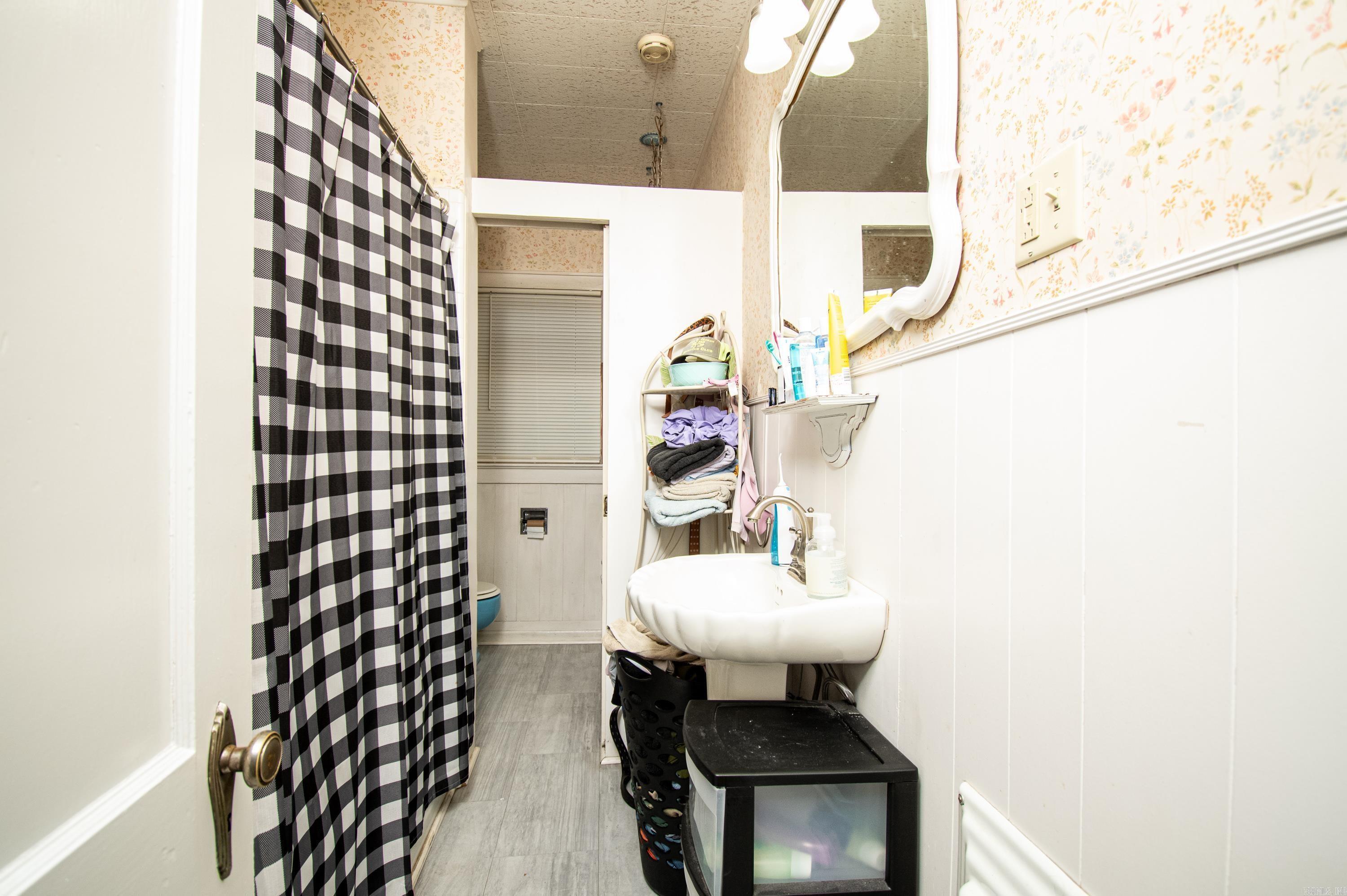 SHADY GROVE - Residential