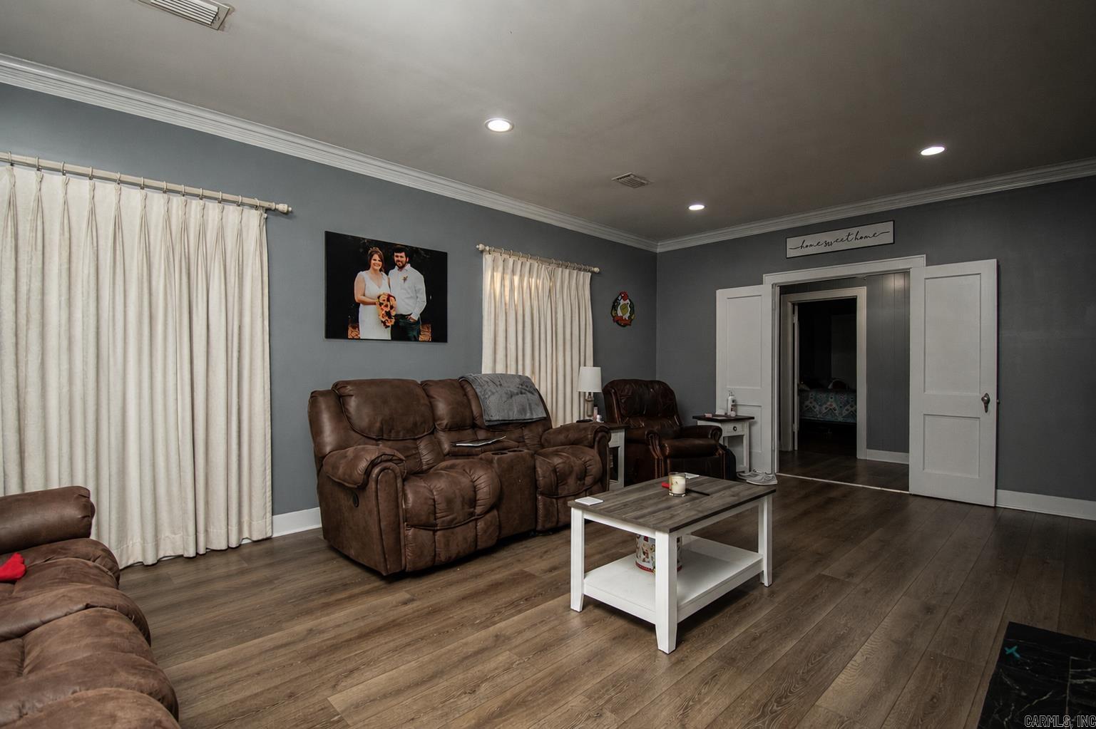SHADY GROVE - Residential