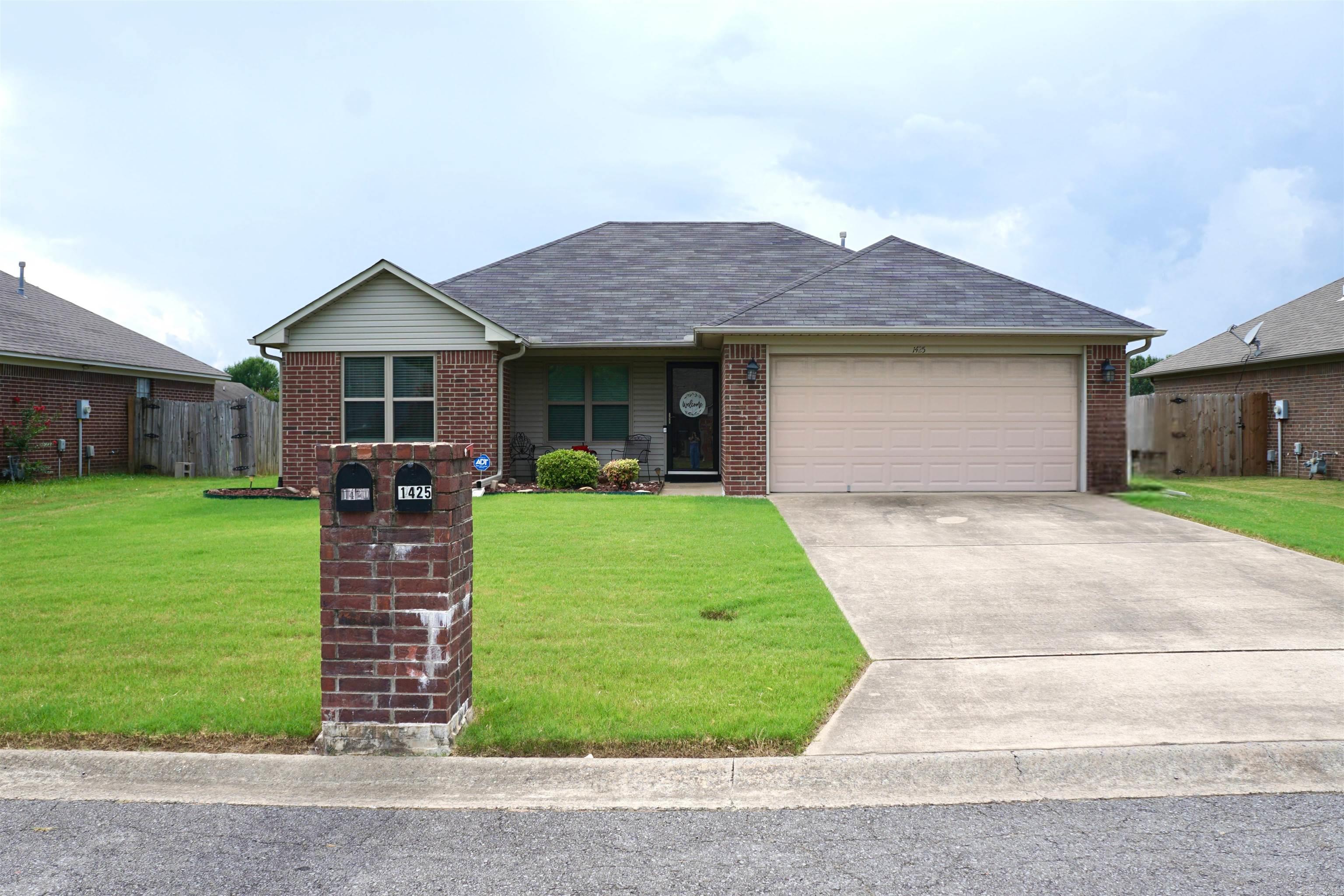 Welcome to 1425 Huebner Street in Conway! This 3-bedroom, 2-bath home offers approximately 1,168 square feet of living space and provides an excellent opportunity for buyers looking to make it their own. Conveniently located with access to local shopping, dining, schools, and everyday amenities. Whether you're a first-time homebuyer, investor, or someone looking for a home with room to add your personal touch, this property is worth a look. Schedule your private showing today!