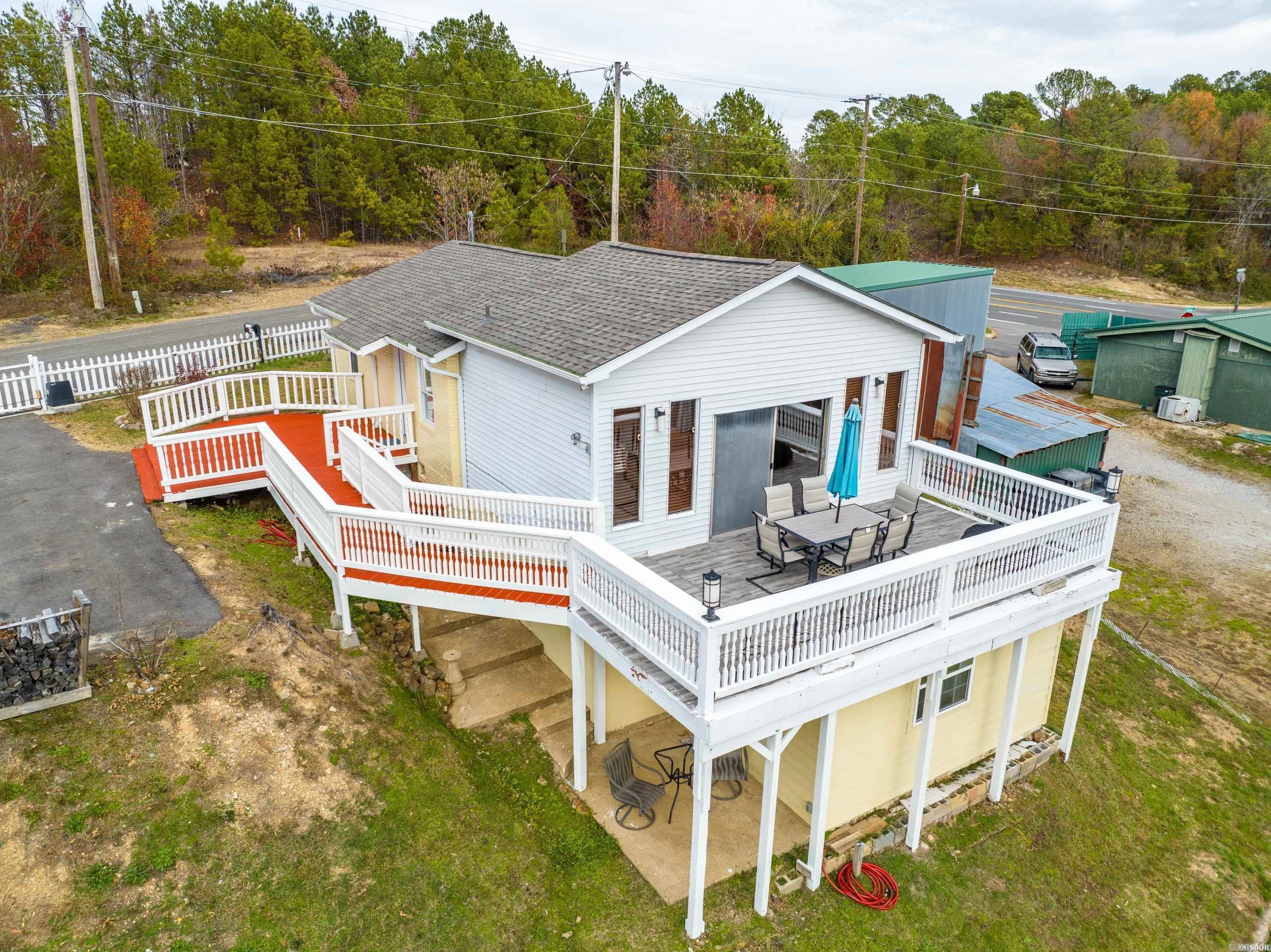 LAKEVIEW COURTS - Residential