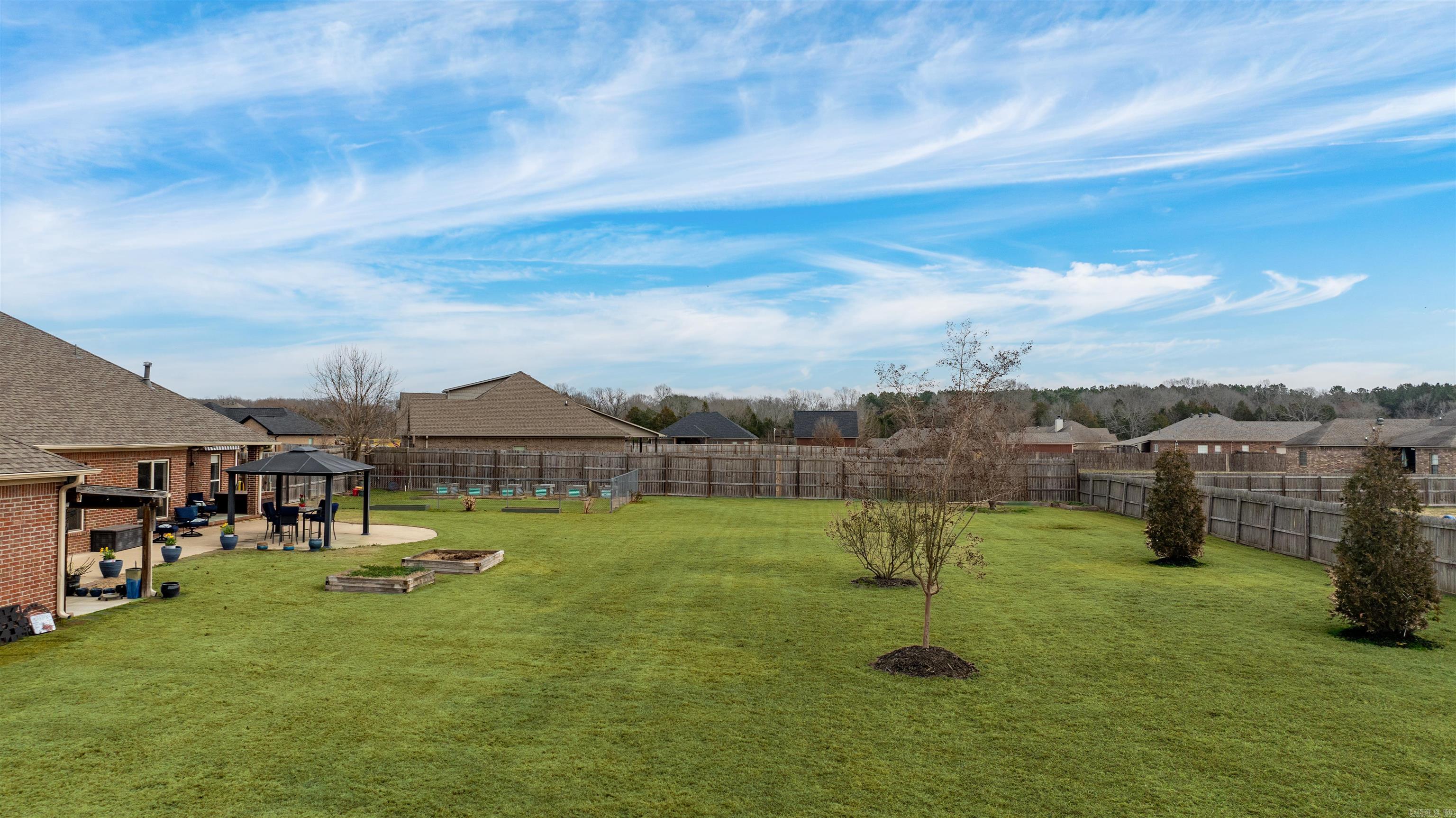 HUNTINGTON ESTATES - Residential