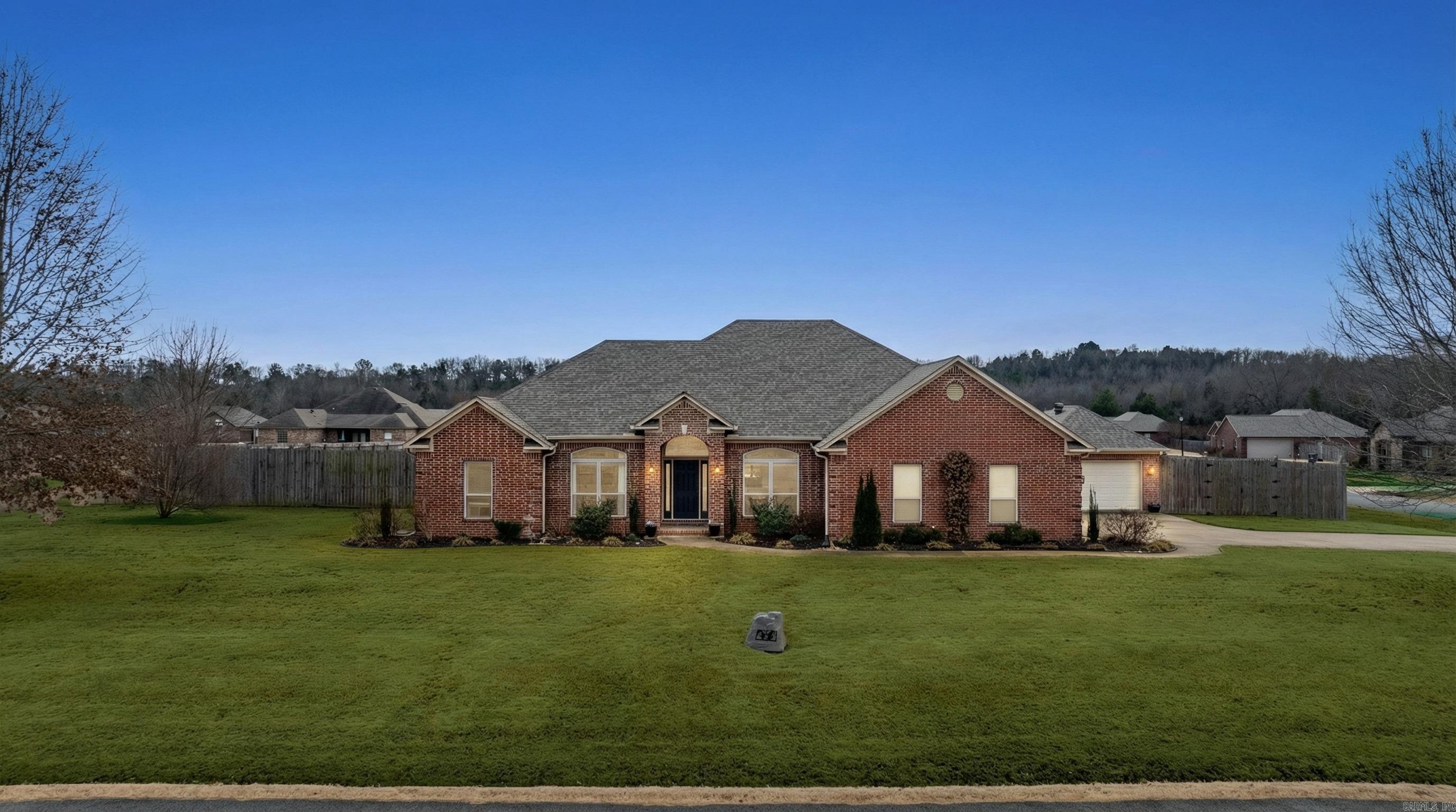 HUNTINGTON ESTATES - Residential