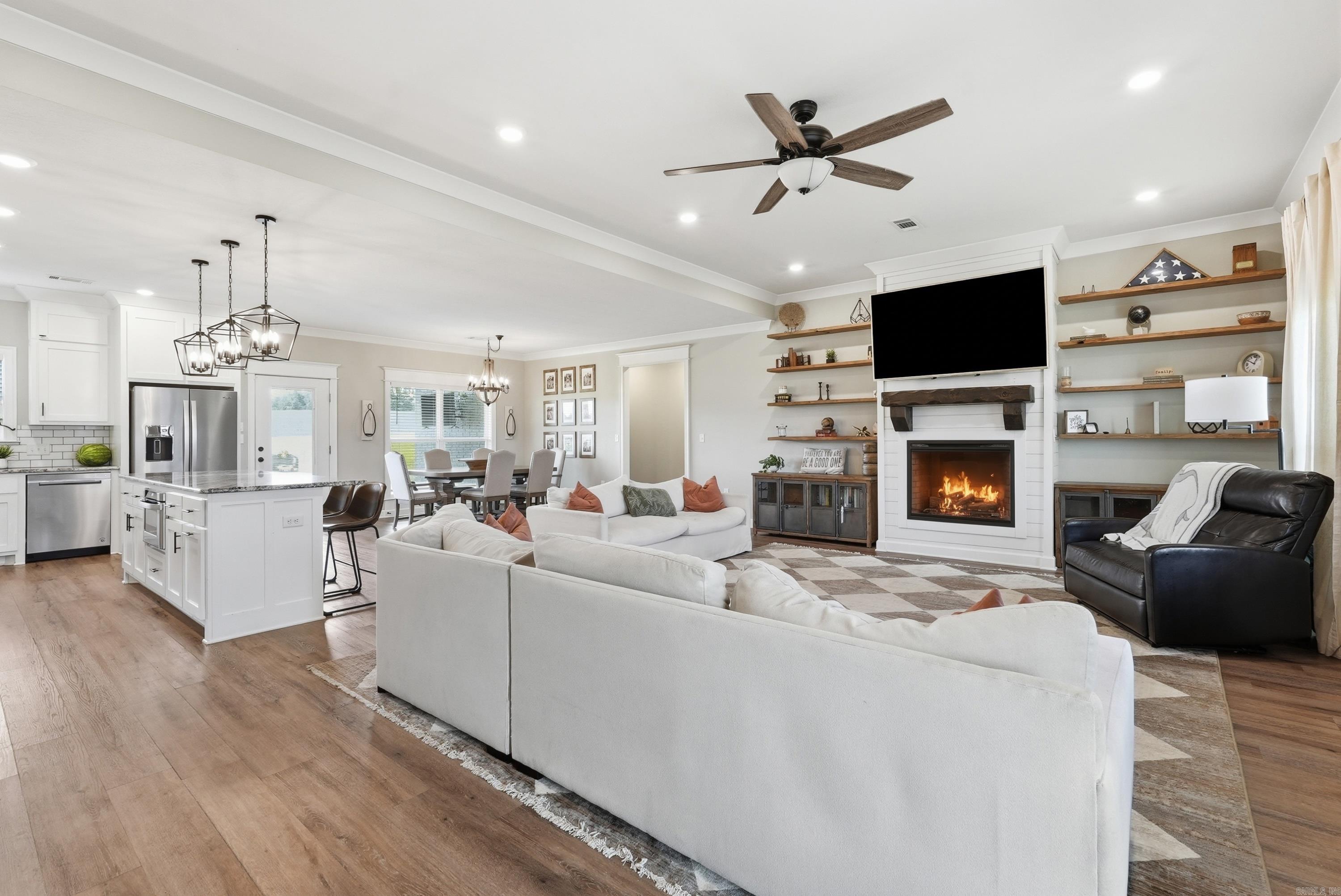 SOUTHERN MANOR - Residential
