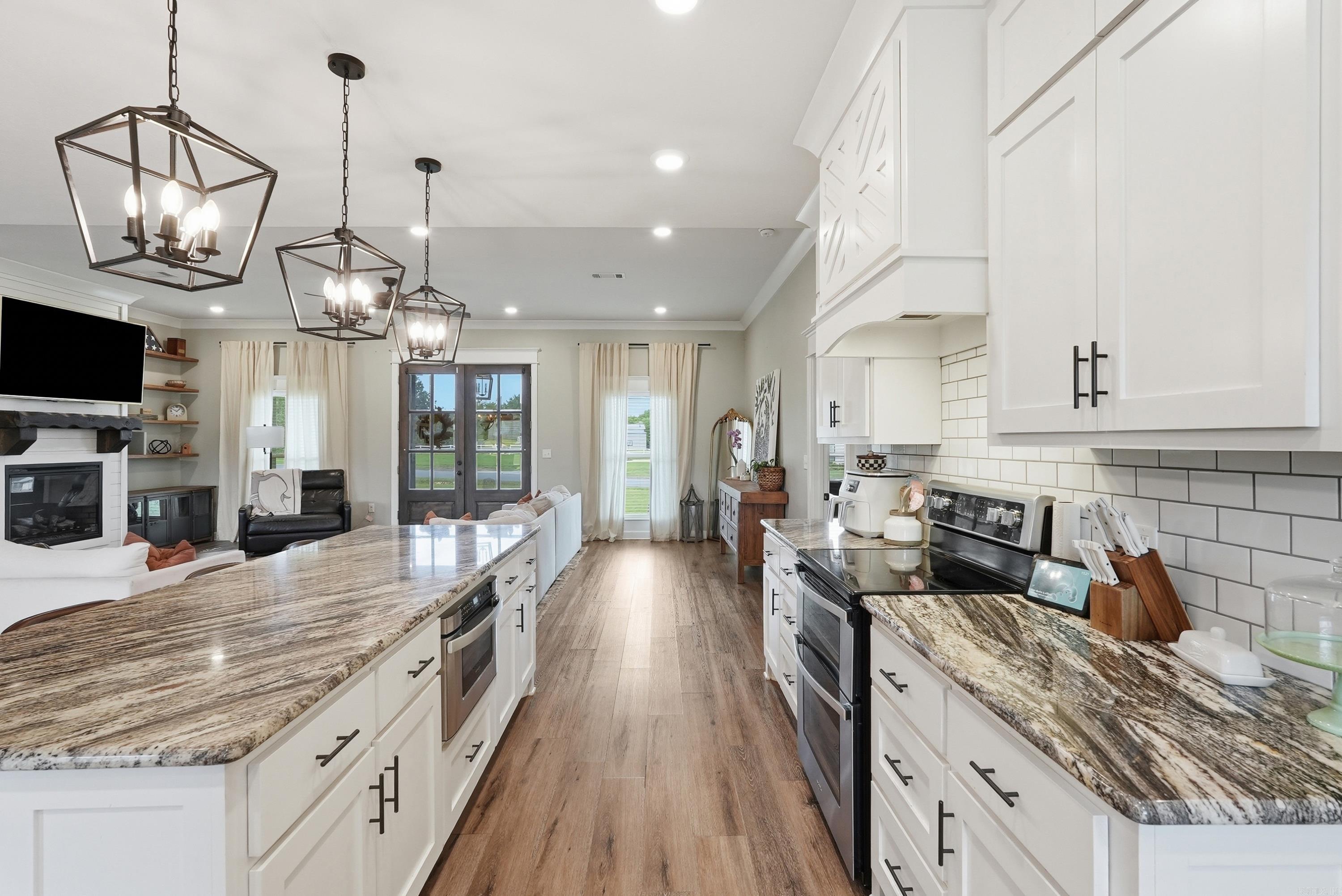 SOUTHERN MANOR - Residential