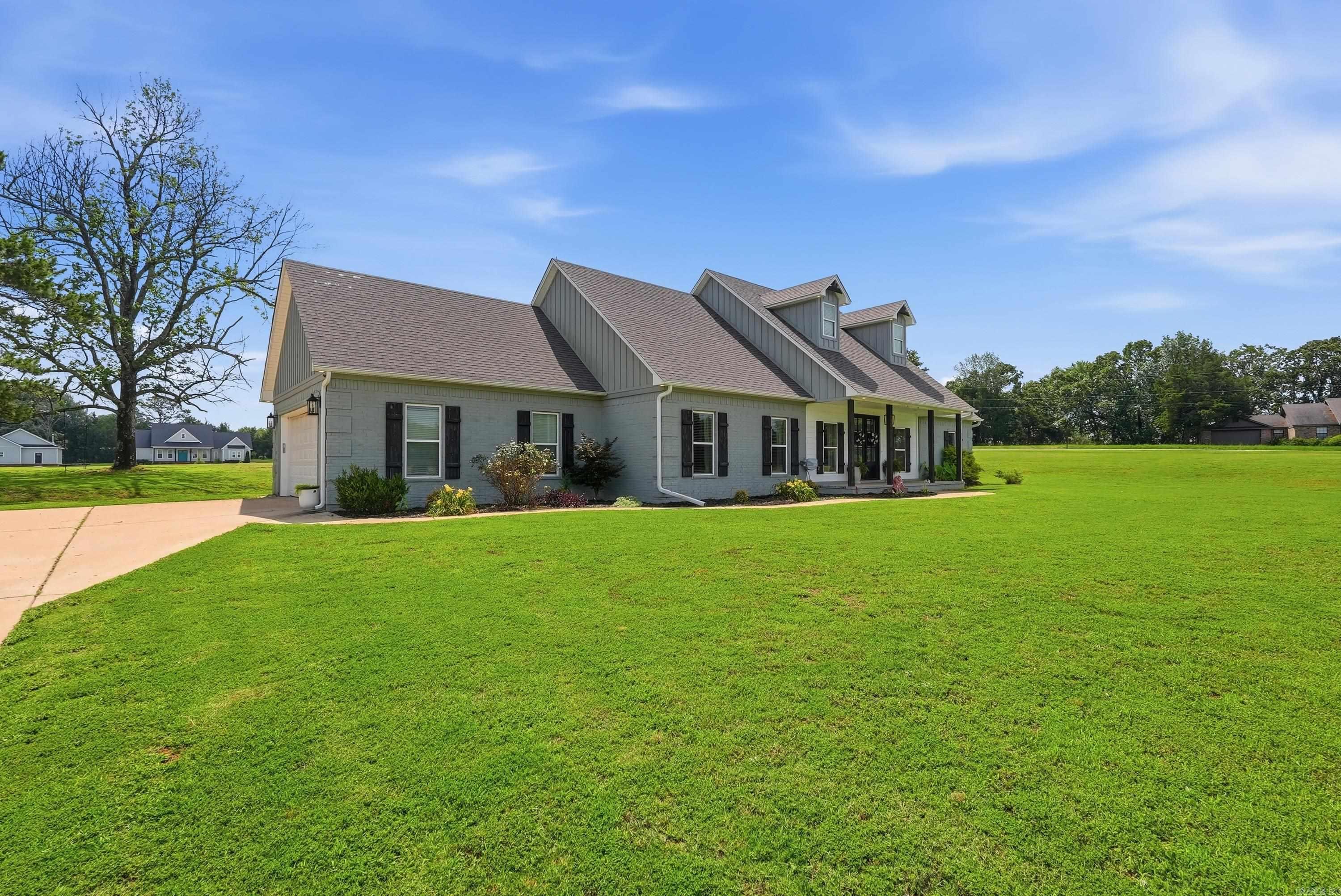 SOUTHERN MANOR - Residential