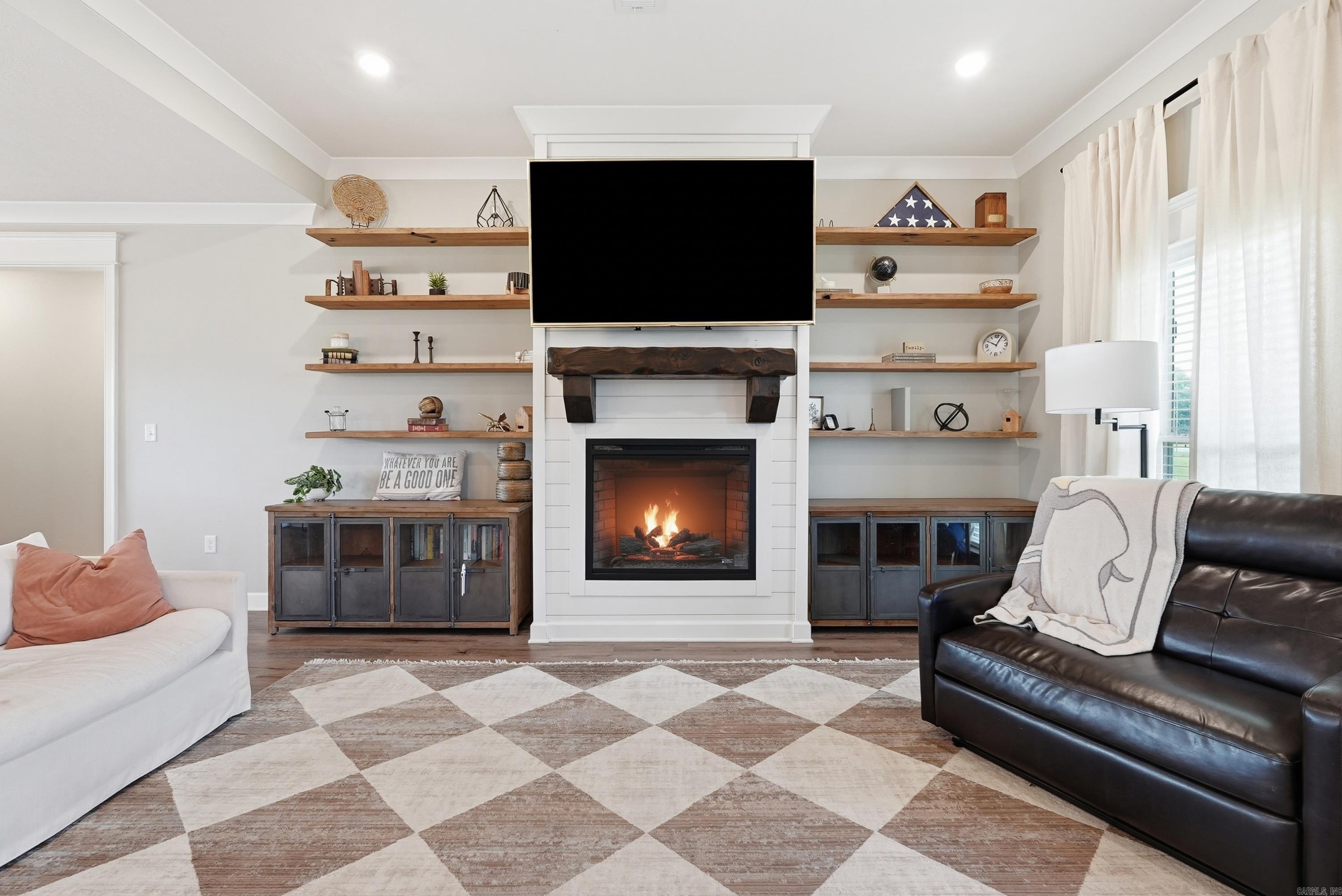 SOUTHERN MANOR - Residential