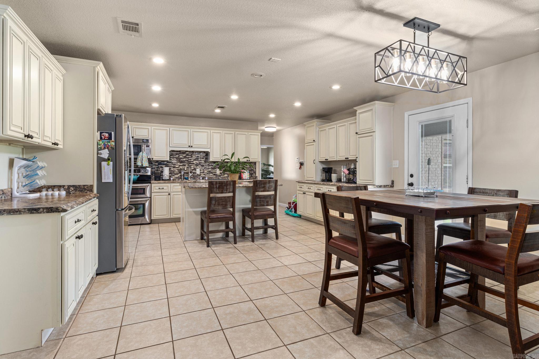 PARKWAY PLANTATION - Residential