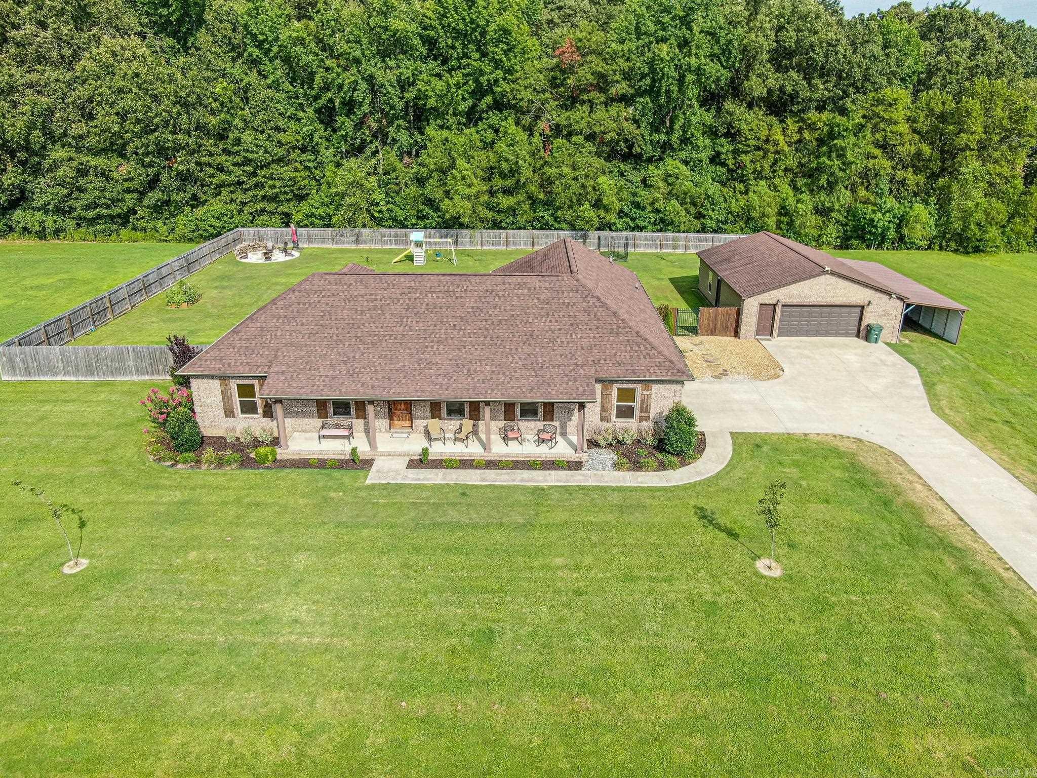 PARKWAY PLANTATION - Residential
