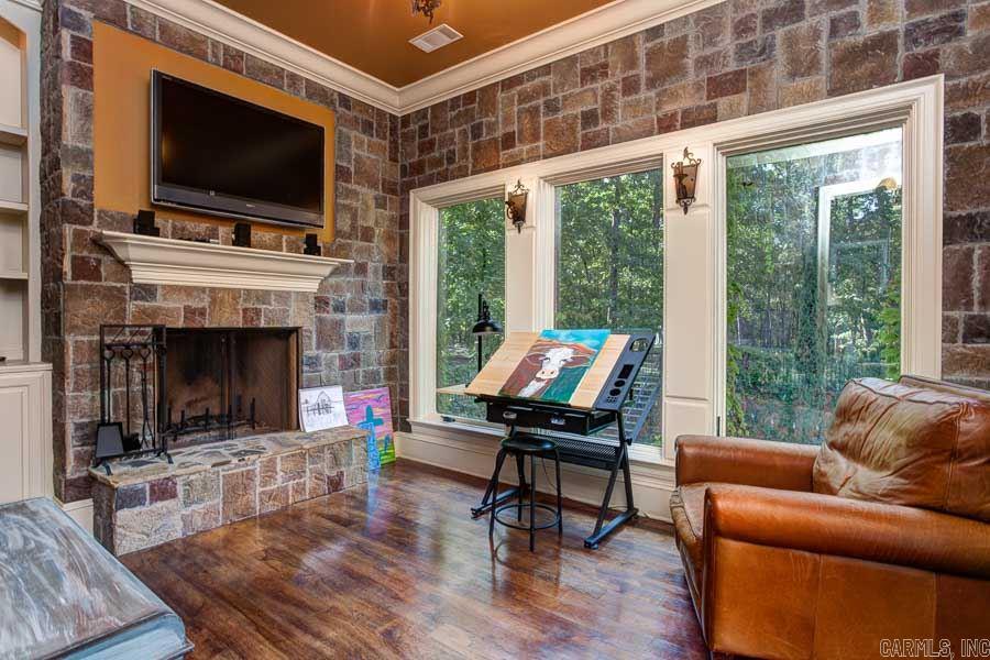 CHENAL DOWNS - Residential