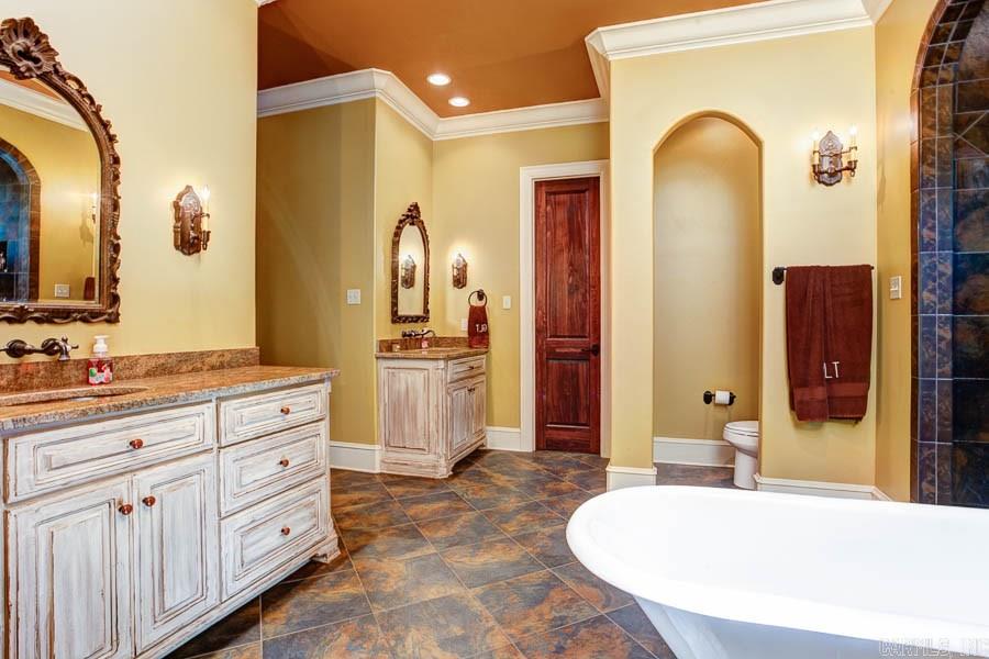 CHENAL DOWNS - Residential