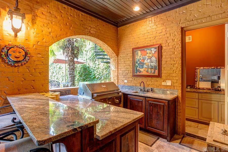 CHENAL DOWNS - Residential