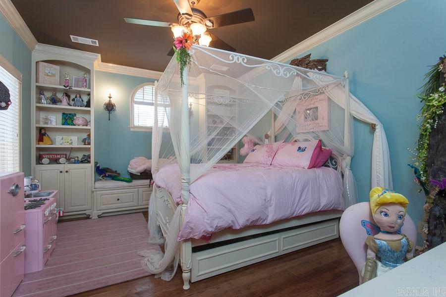 CHENAL DOWNS - Residential