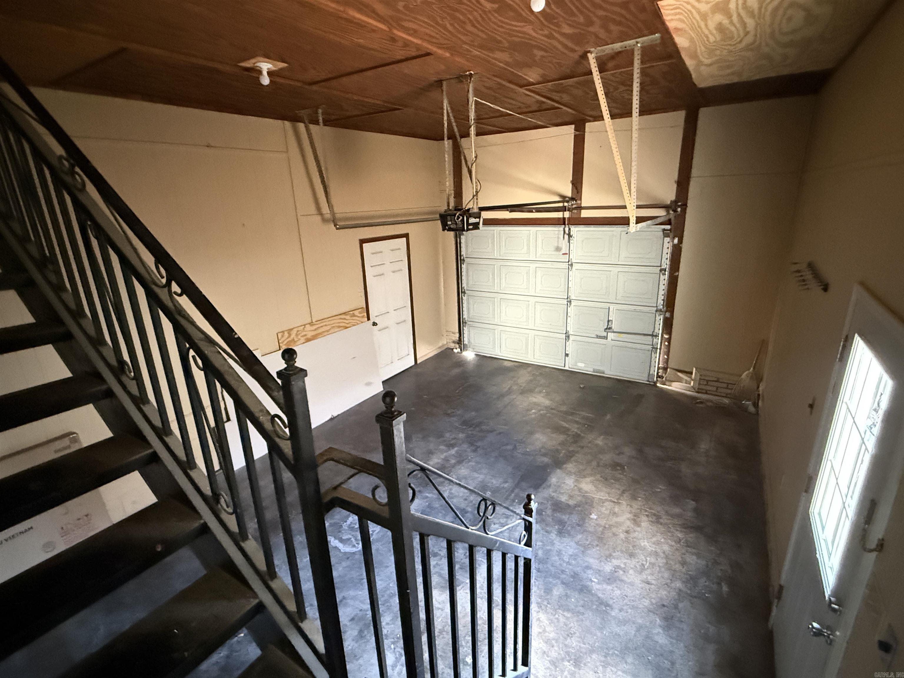 RIVER OAKS TRACE - Residential