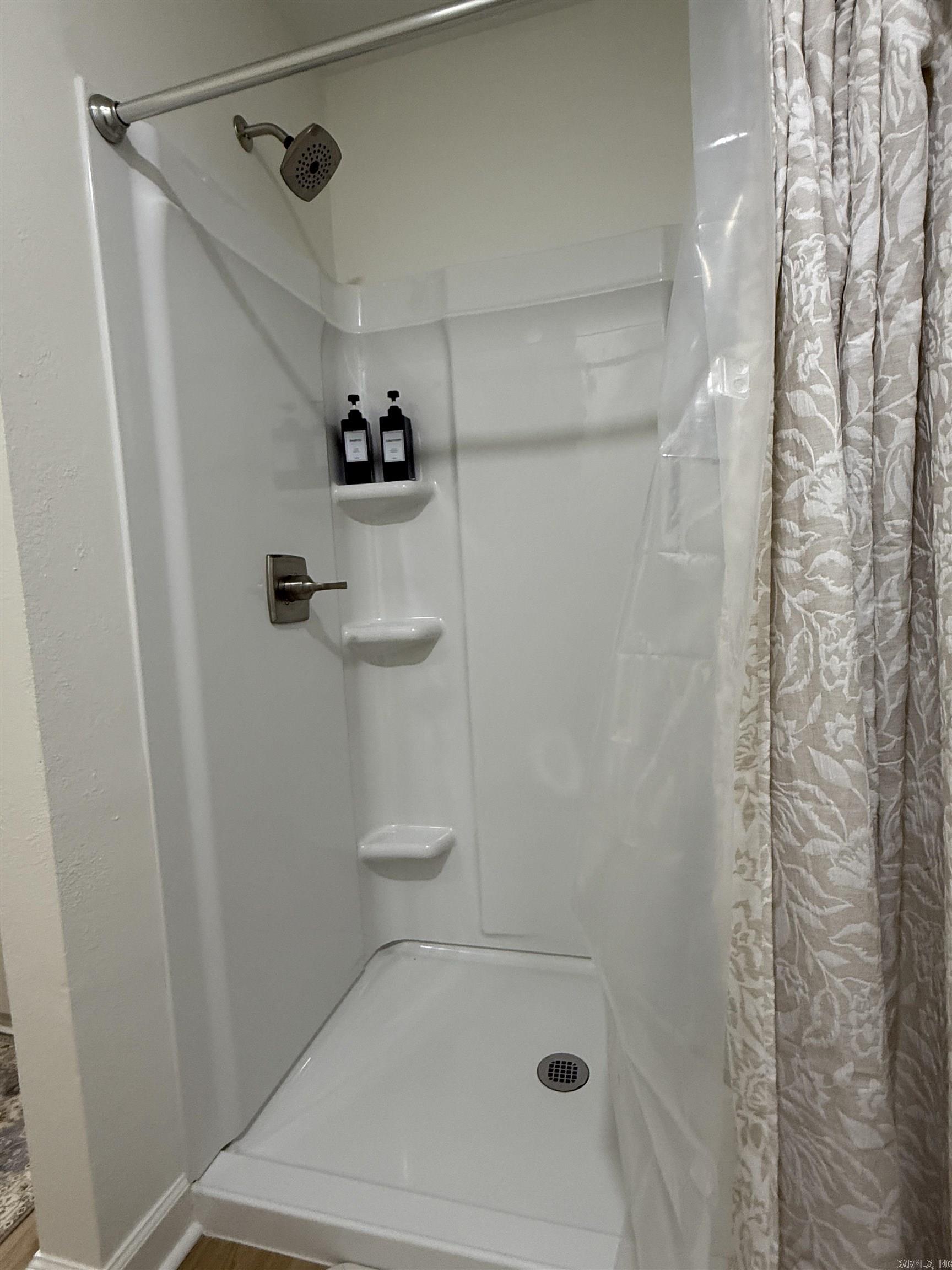 RIVER OAKS TRACE - Residential