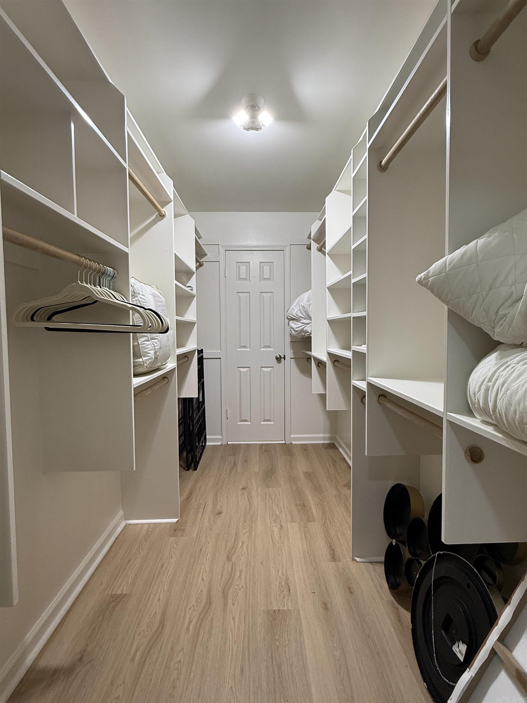 RIVER OAKS TRACE - Residential