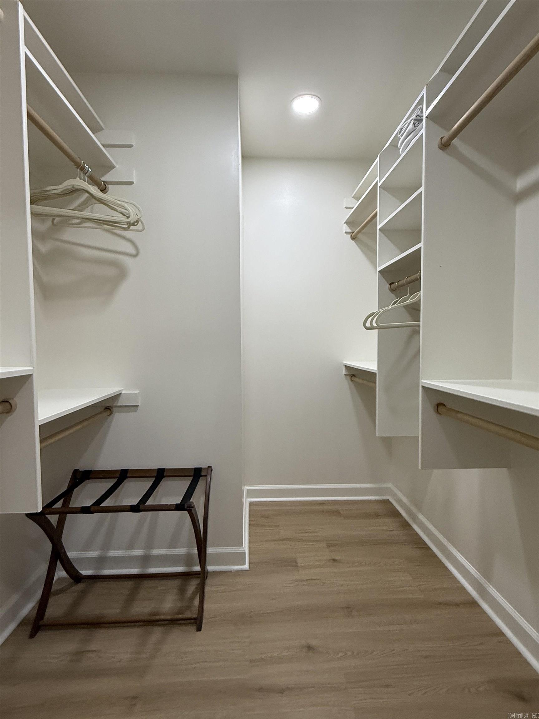 RIVER OAKS TRACE - Residential