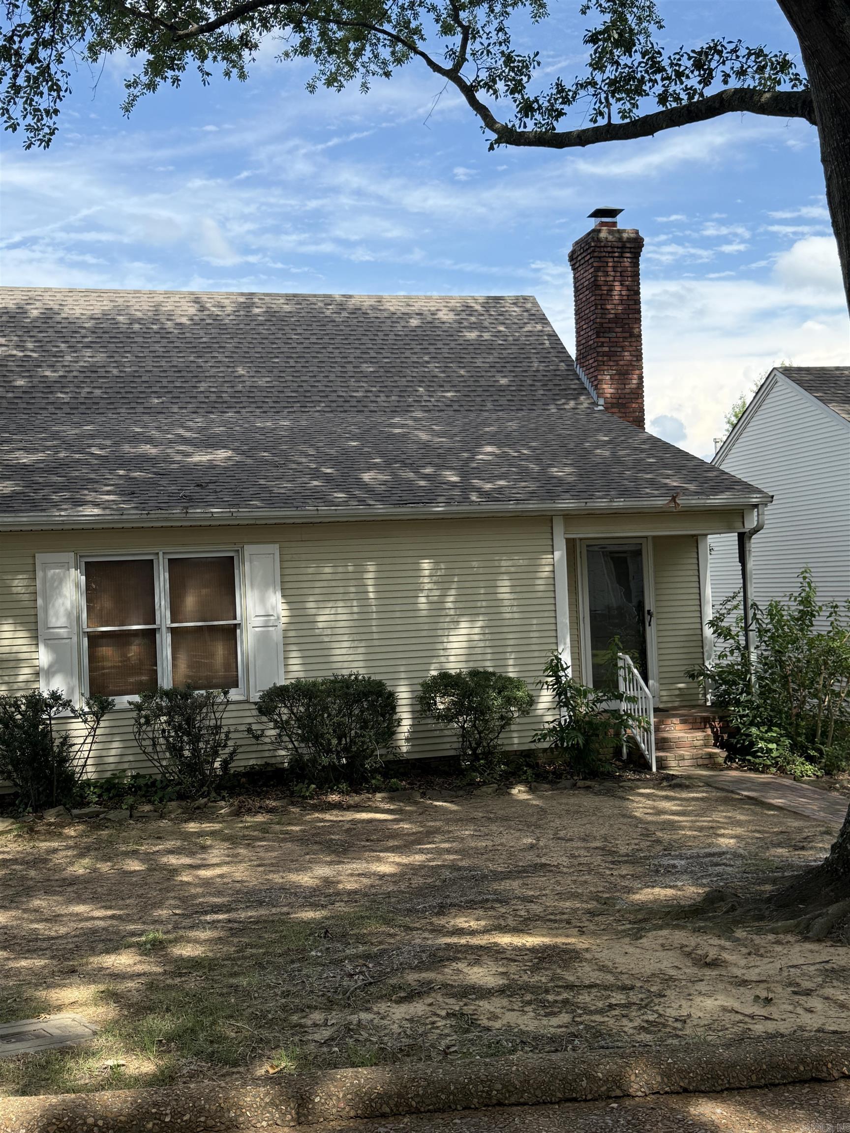 RIVER OAKS TRACE - Residential