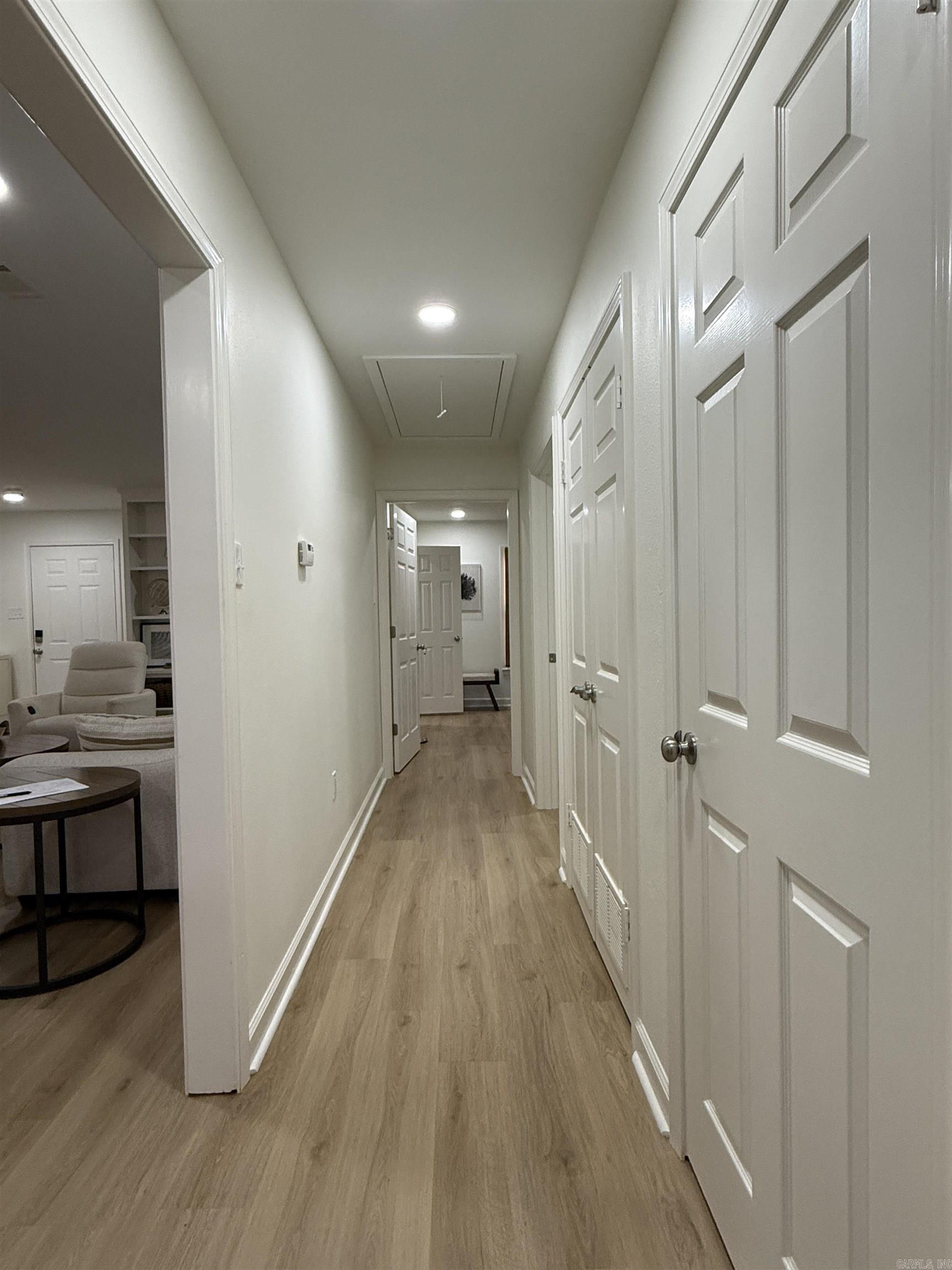 RIVER OAKS TRACE - Residential