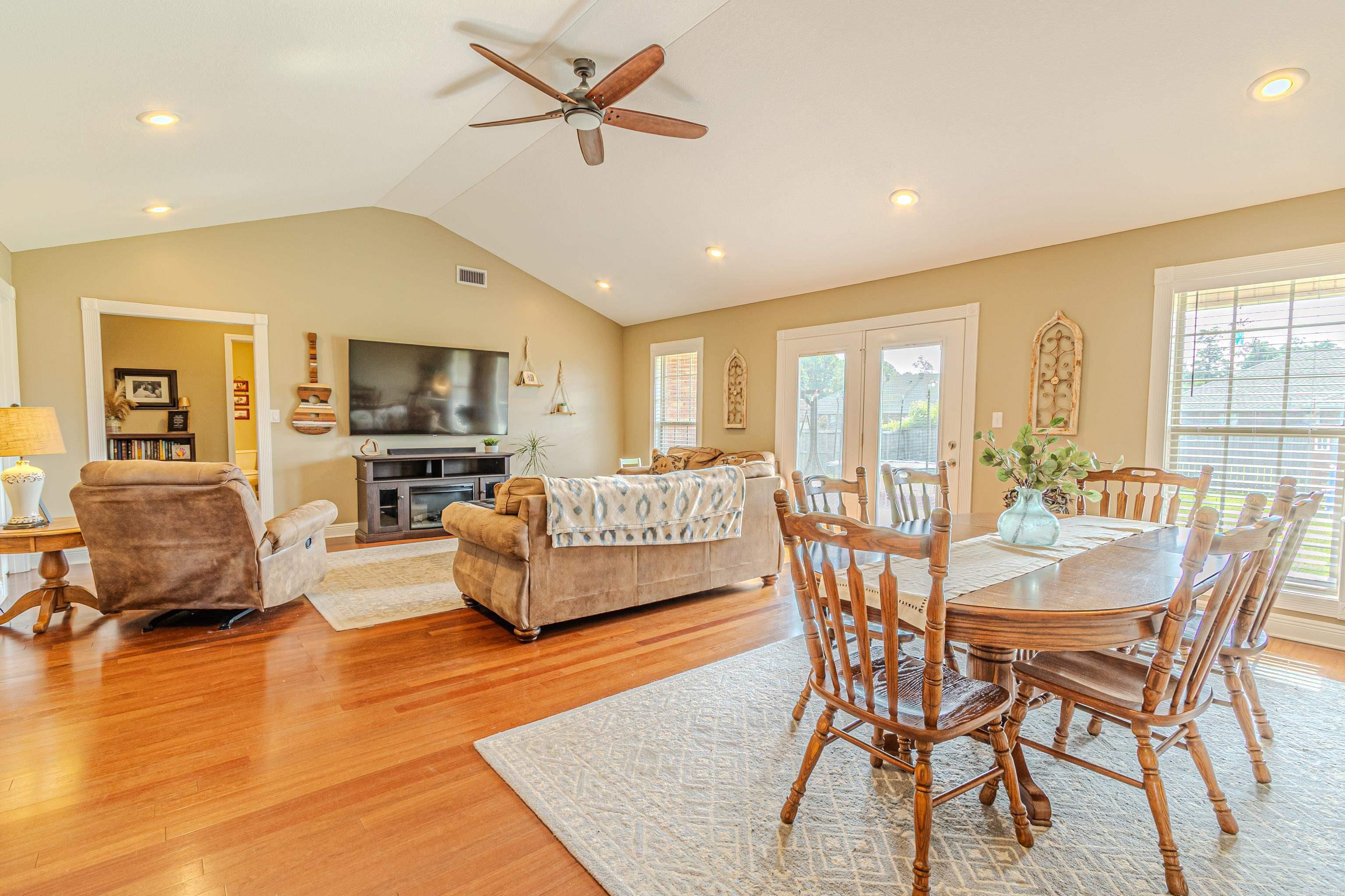 CARRIAGE HILL - Residential