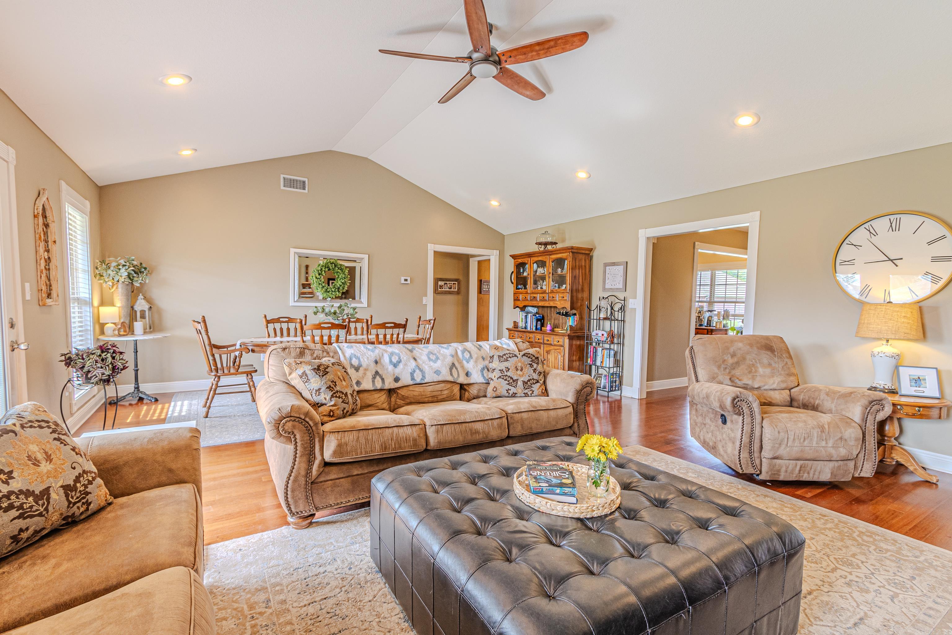 CARRIAGE HILL - Residential