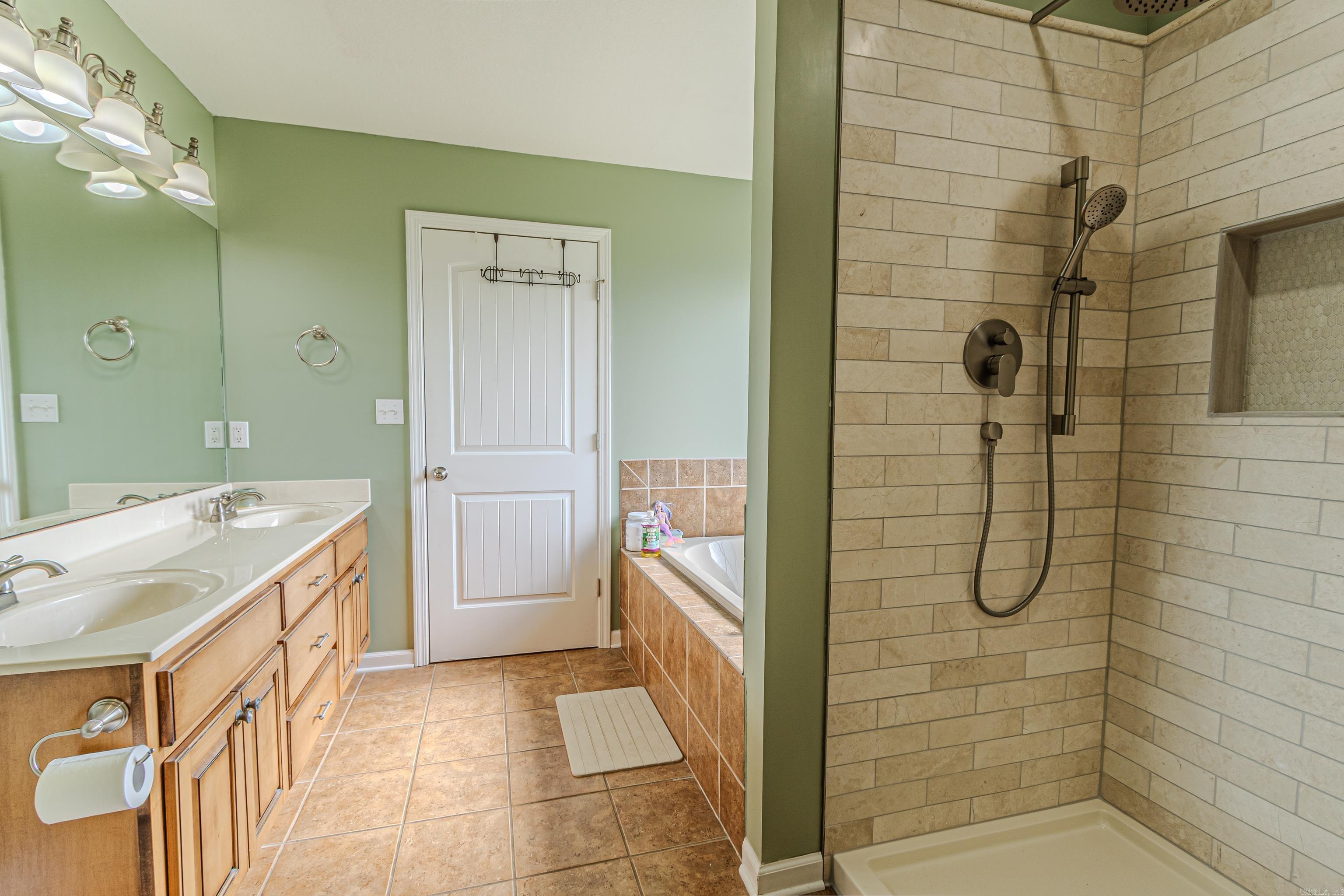 CARRIAGE HILL - Residential