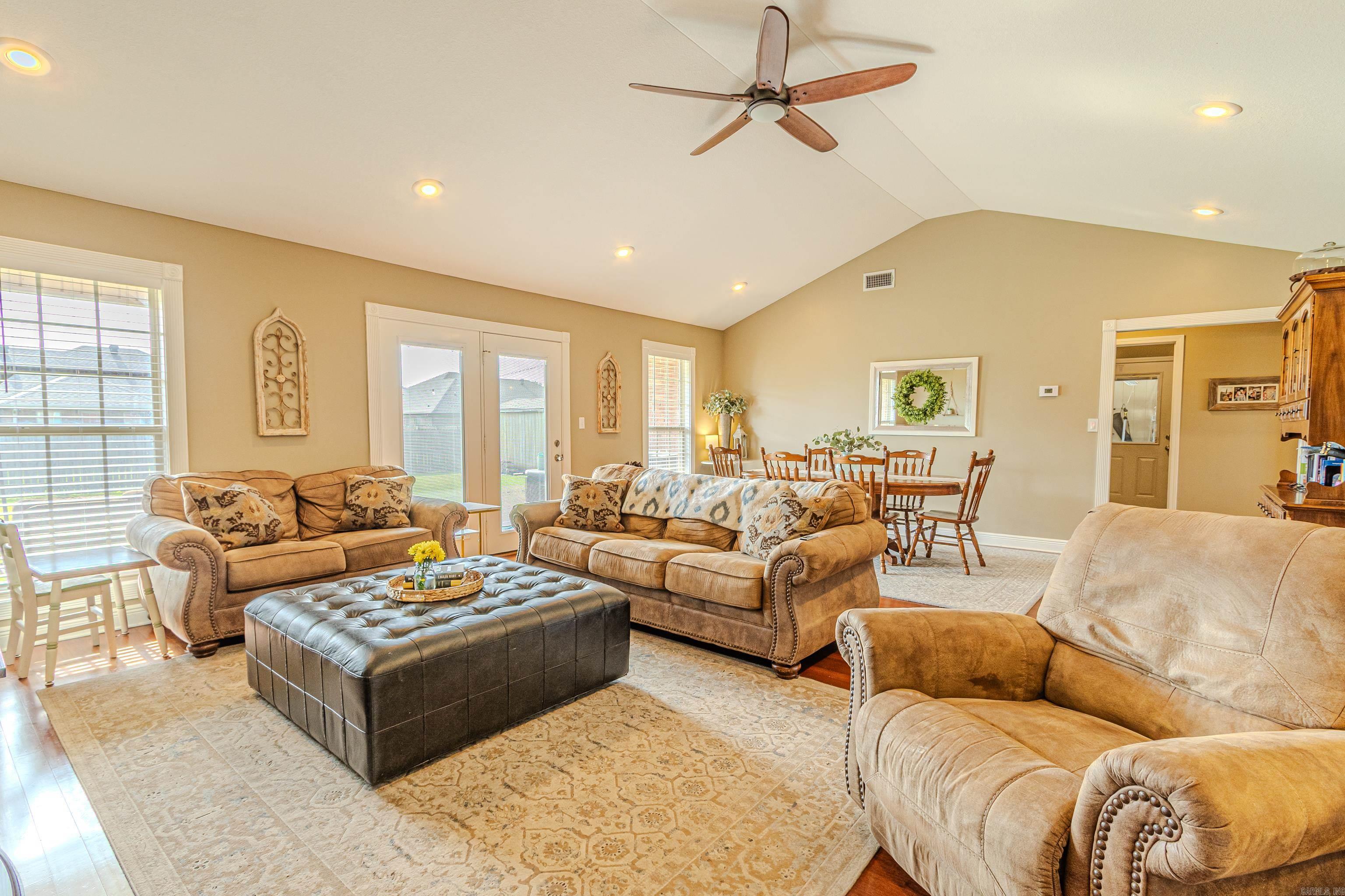 CARRIAGE HILL - Residential