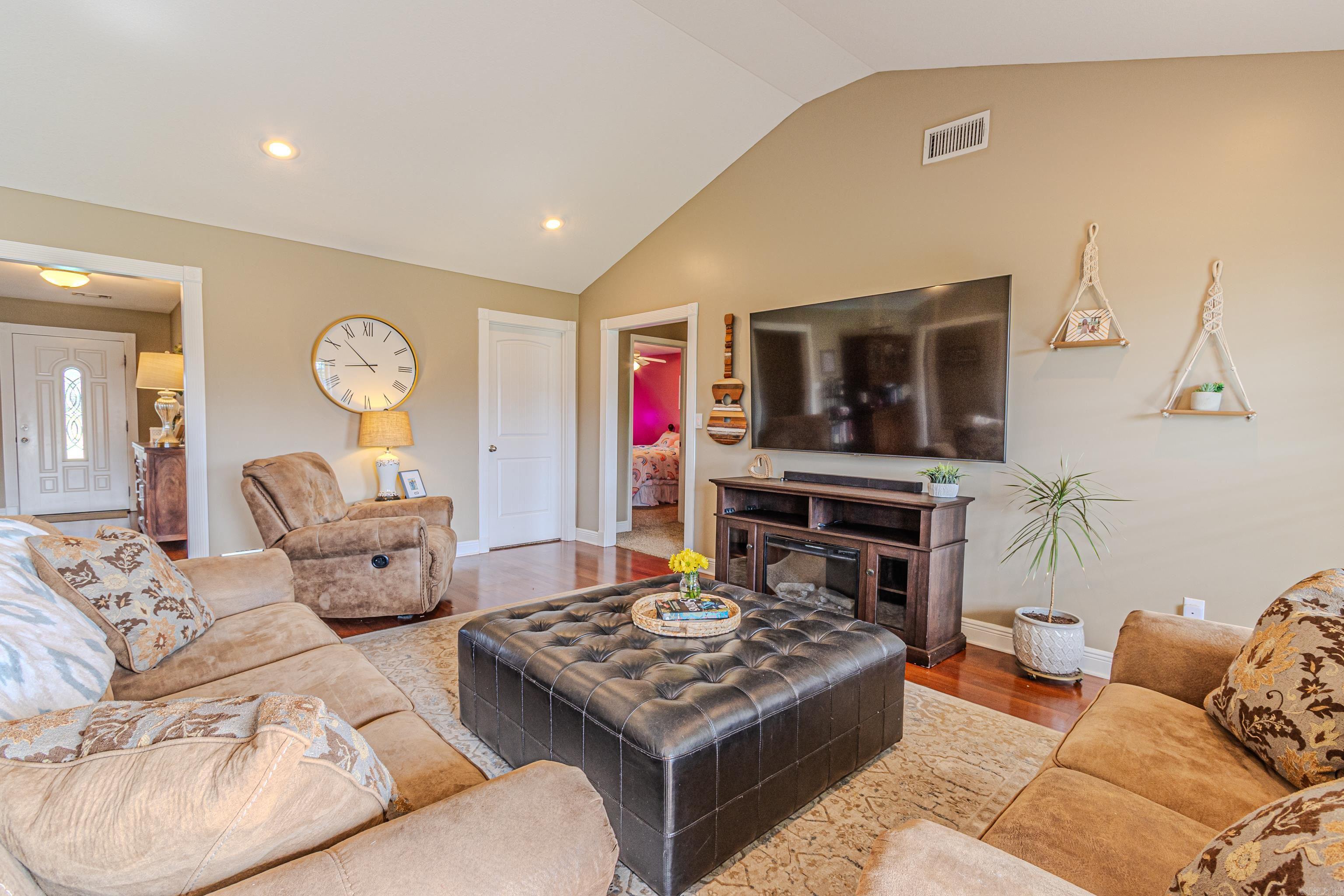 CARRIAGE HILL - Residential
