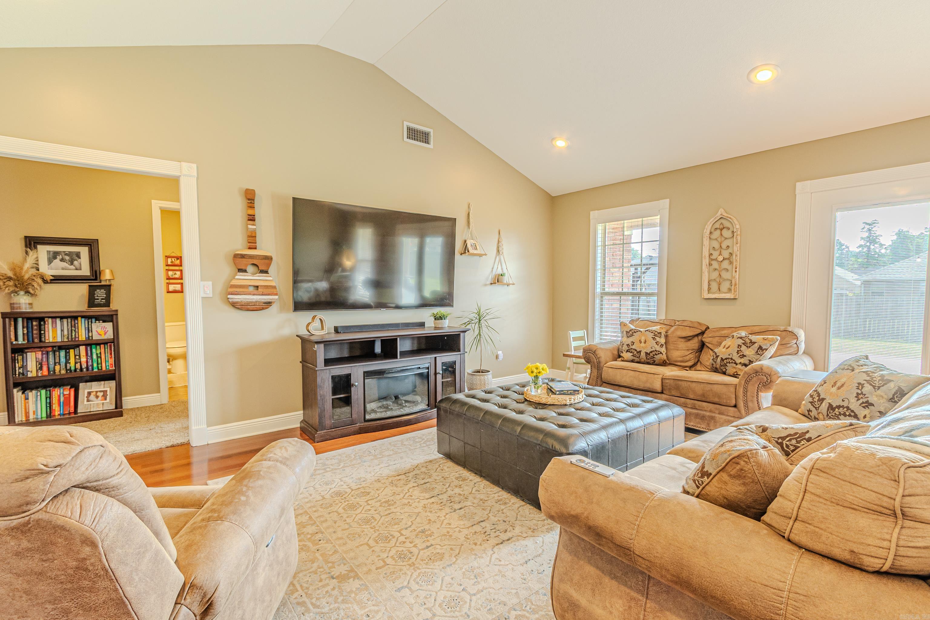 CARRIAGE HILL - Residential