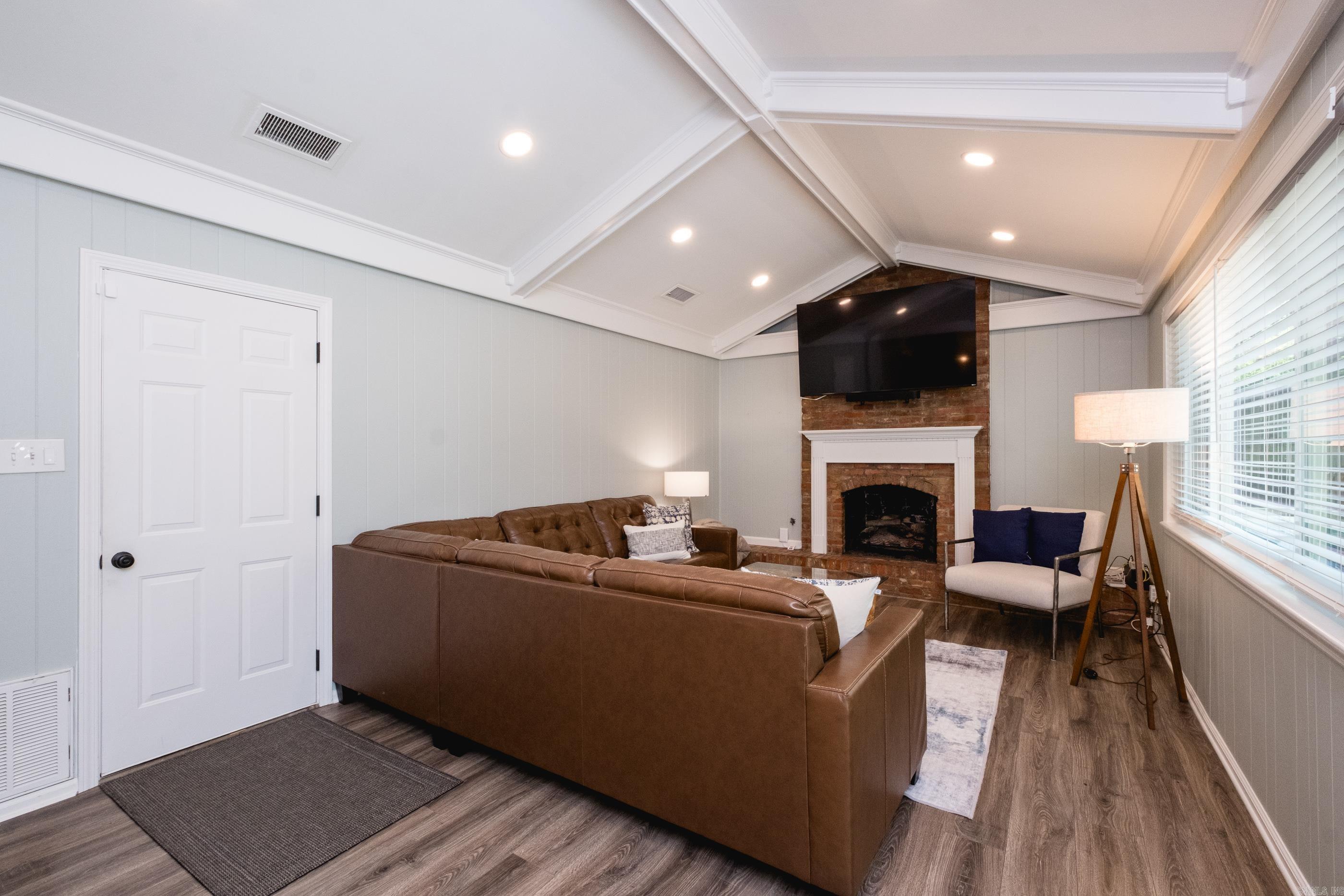 STURBRIDGE - Residential