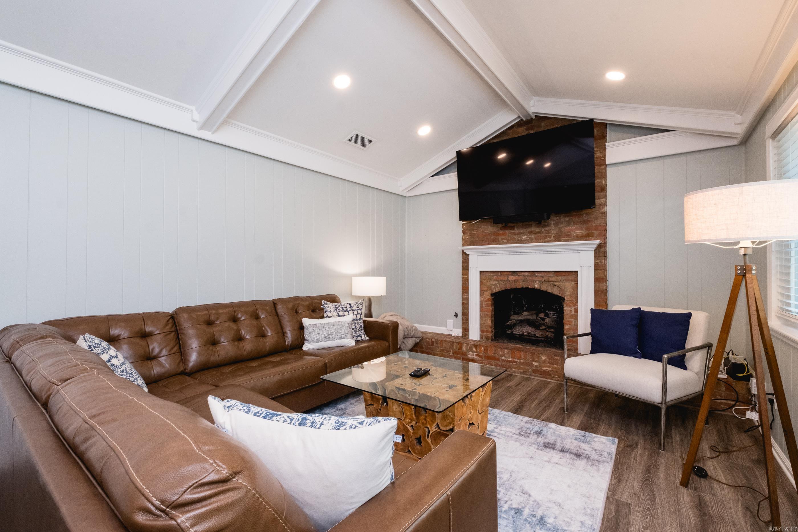 STURBRIDGE - Residential