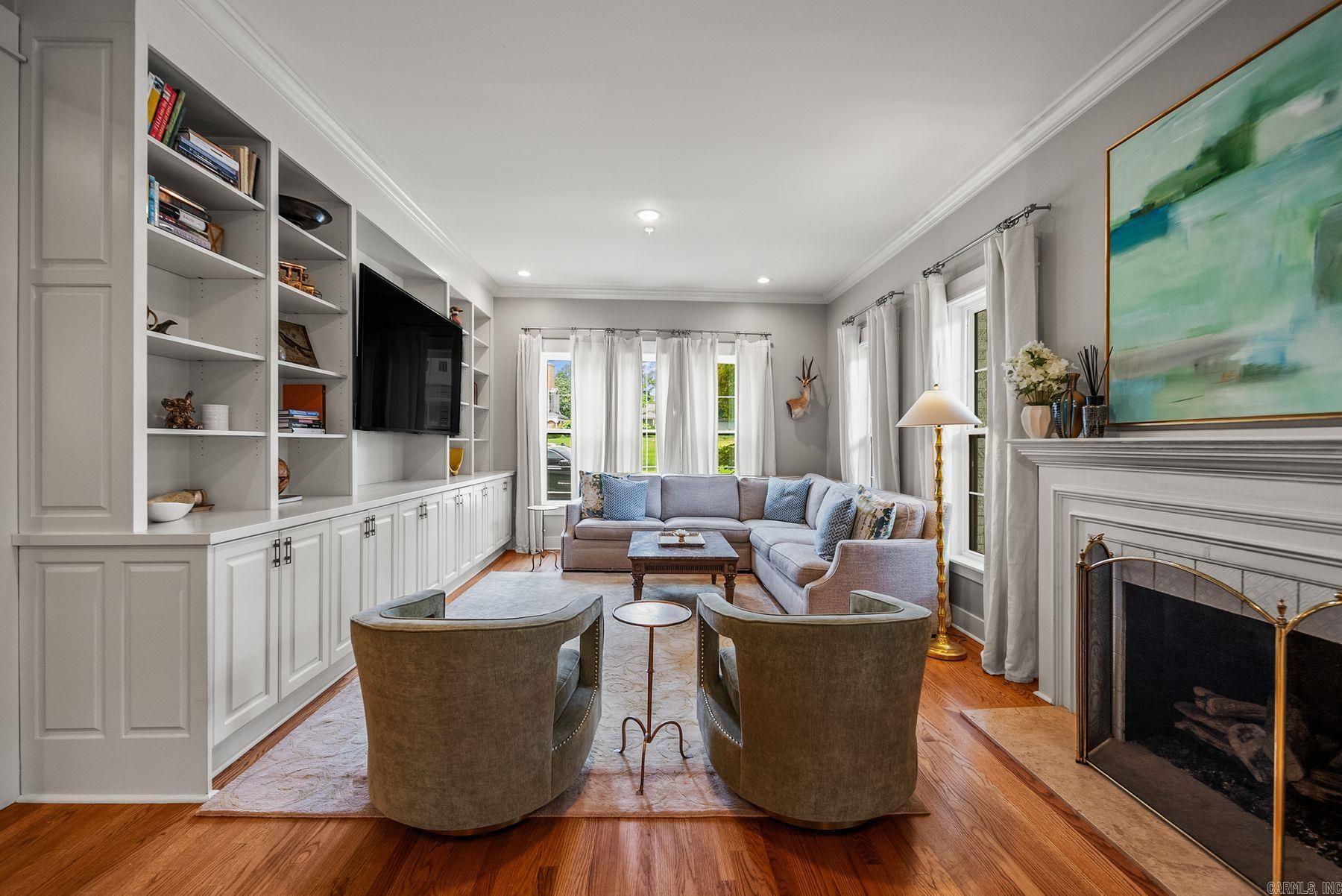 HILLCREST - Residential